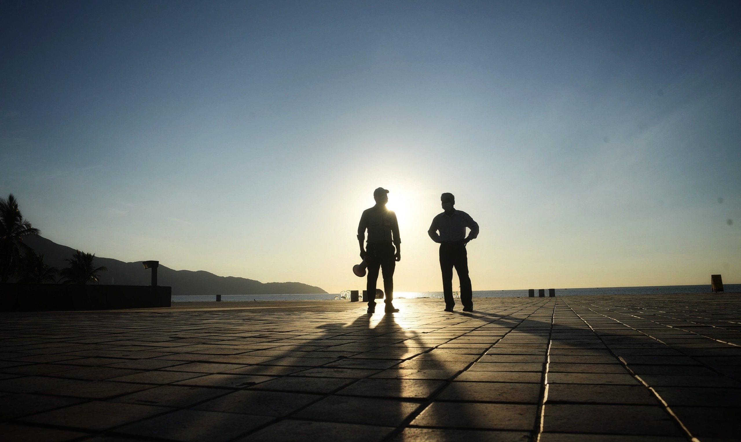 bai bien Da Nang gian cach xa hoi anh 5