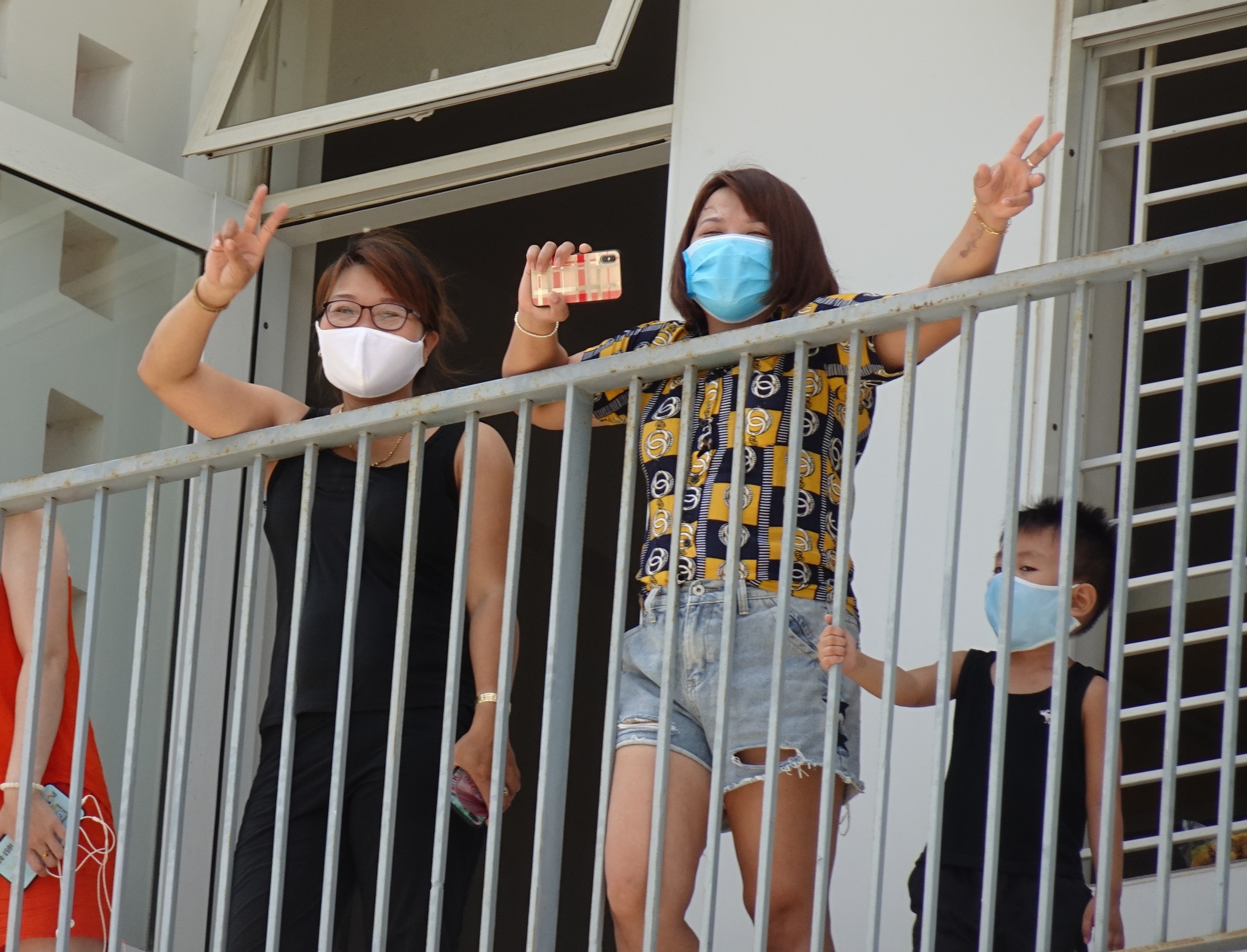 chuyen cach ly nho doi anh 2