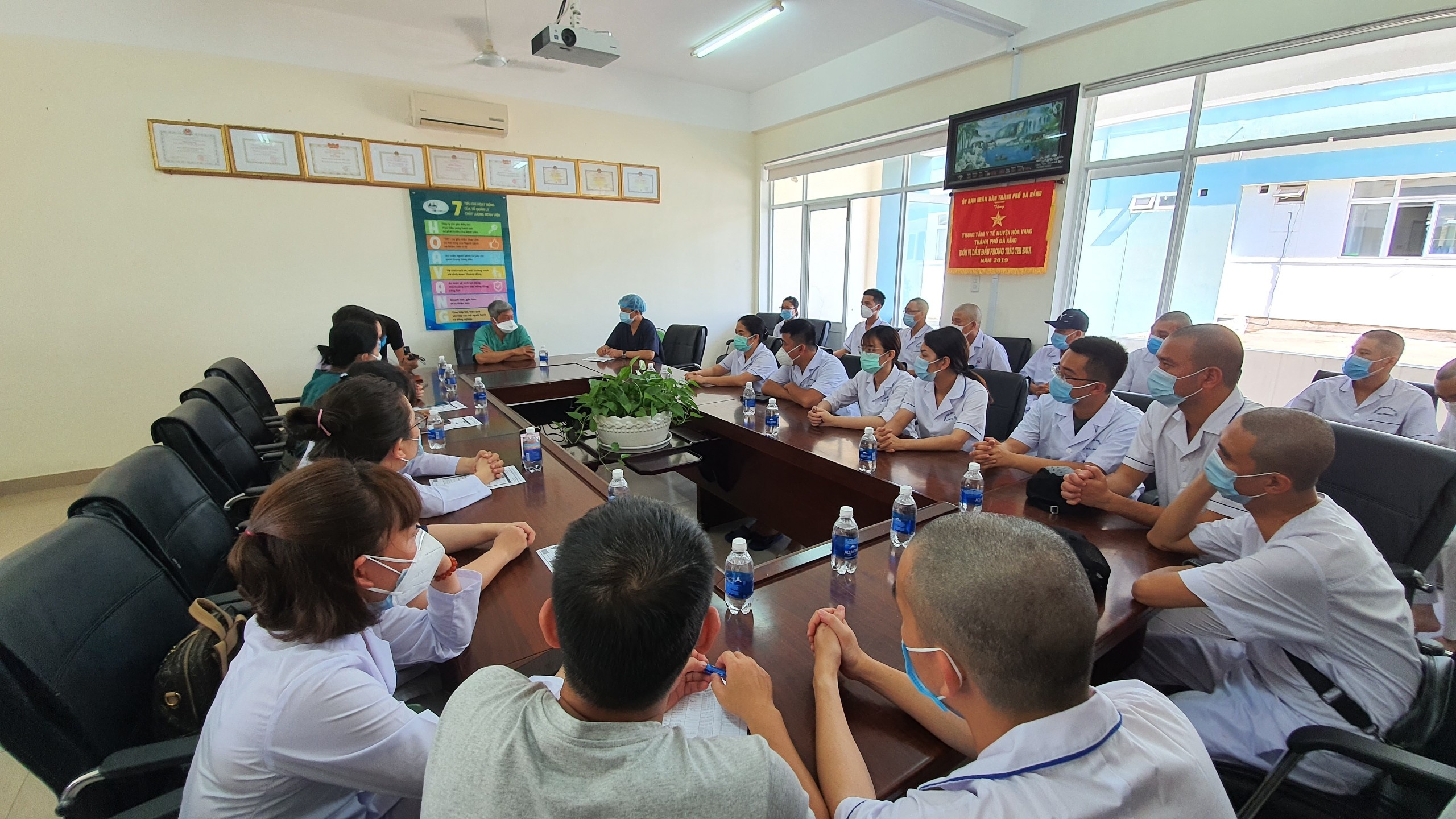 bac si Hai Phong chi vien Da Nang anh 1