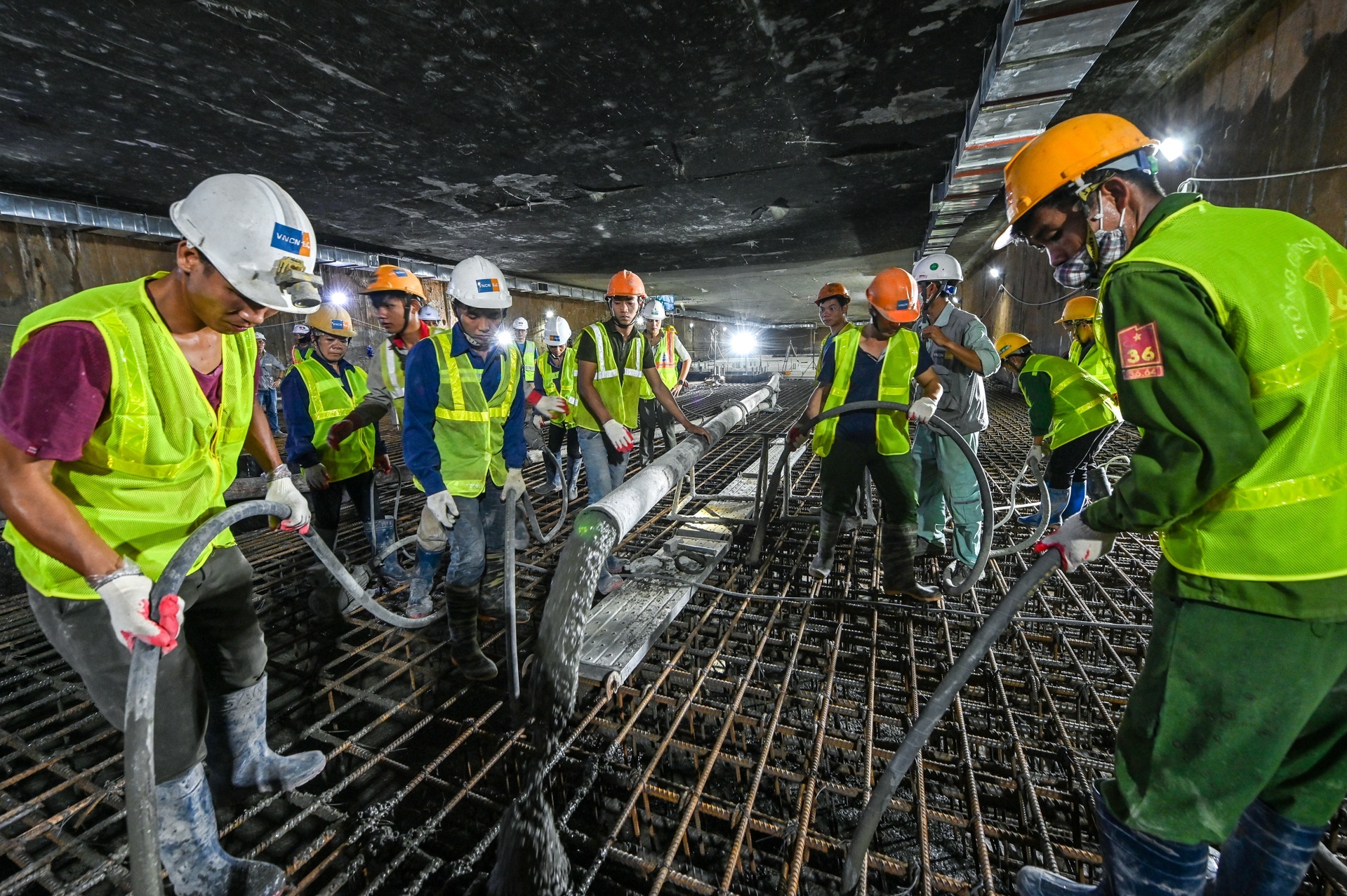 robot dao ham Nhon - Ga Ha Noi anh 2