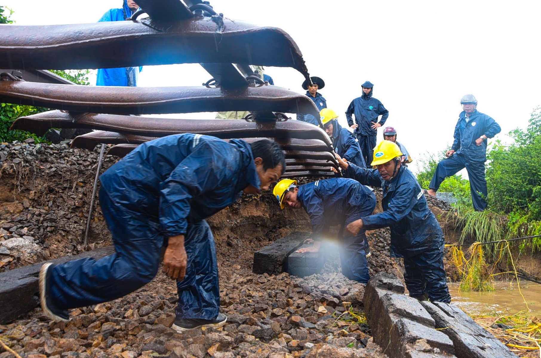 đường sắt qua miền Trung ảnh 1 duong sat qua mien Trung anh 1