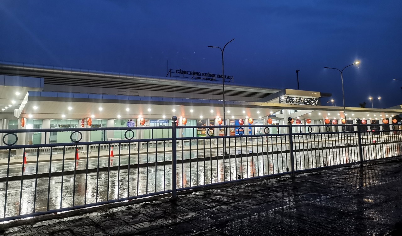 San bay Chu Lai toc mai sau bao so 9 hinh anh