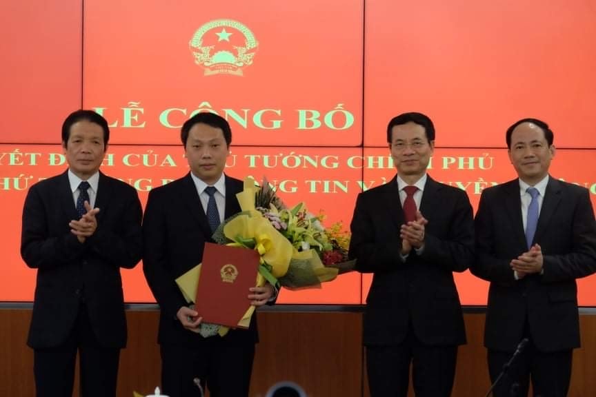 Bo Thong tin va Truyen thong co thu truong 37 tuoi hinh anh