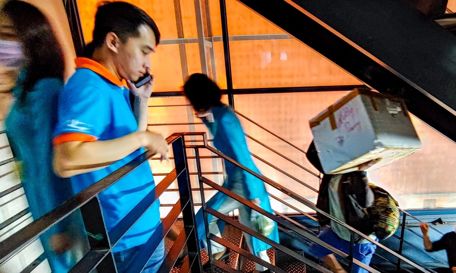 Nhuong quyen co giup giam un tac o Tan Son Nhat? hinh anh