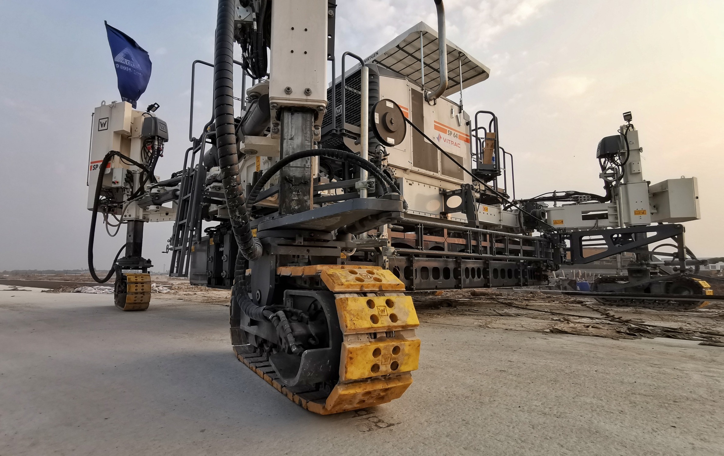 Gap rut hoan thien duong bang Noi Bai hinh anh