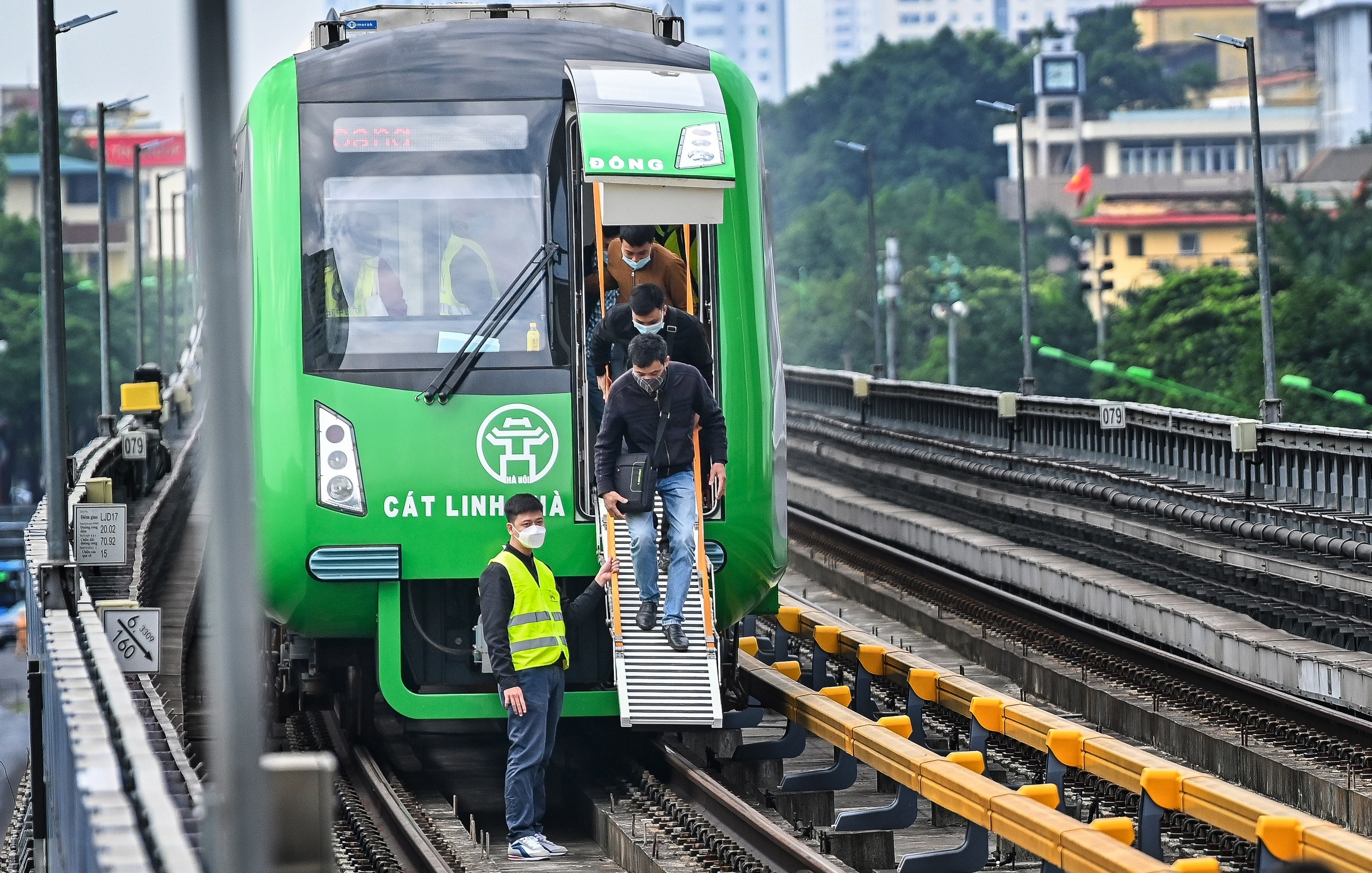 Duong sat Cat Linh bat dau duoc van hanh thu 20 ngay hinh anh