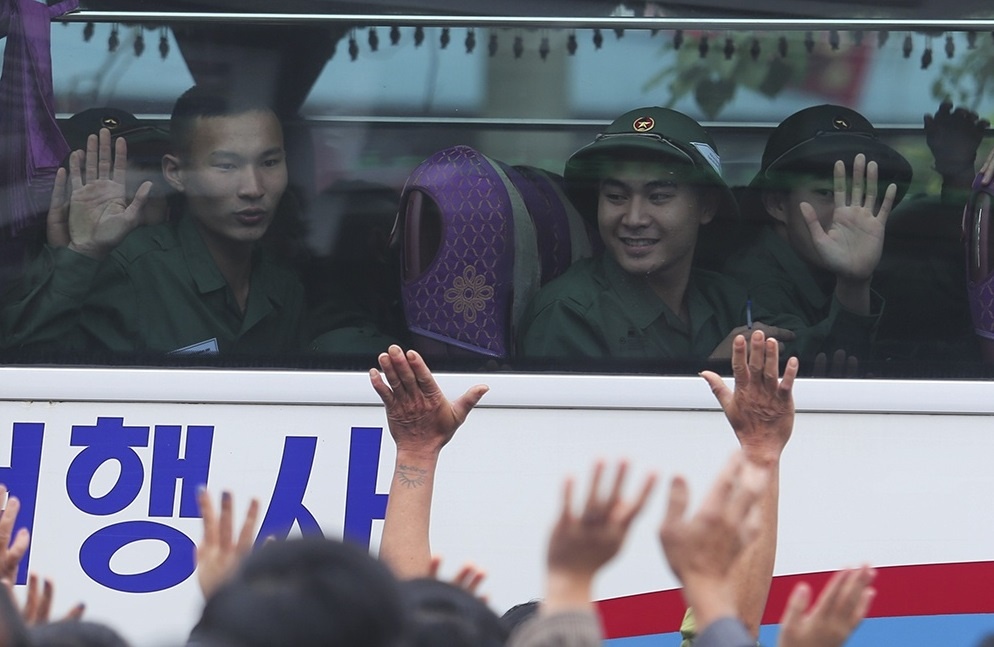 sam hinh tron nghia vu quan su anh 1