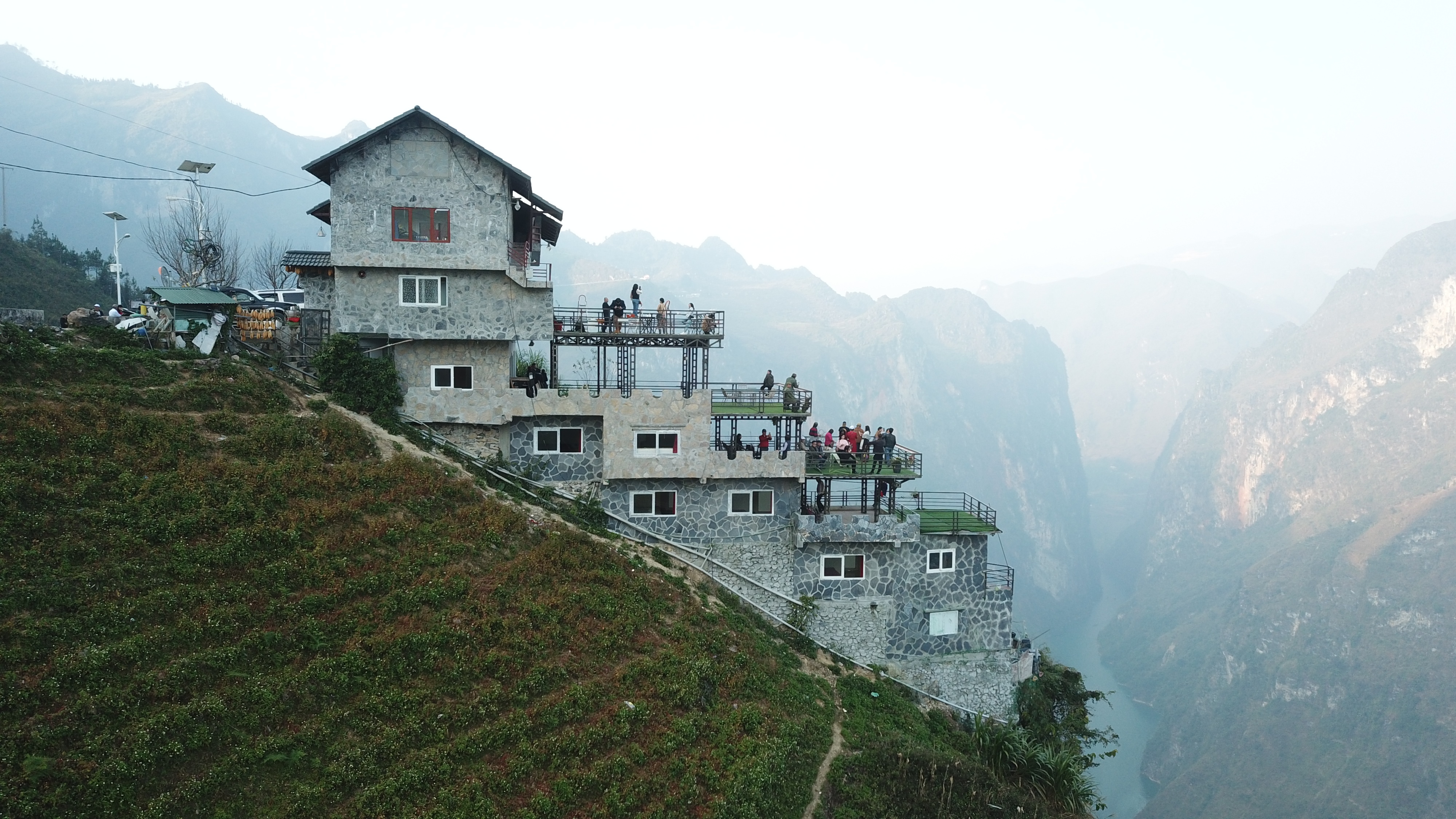 Cong trinh Ma Pi Leng Panorama con gan 100 m2 san chua pha do hinh anh