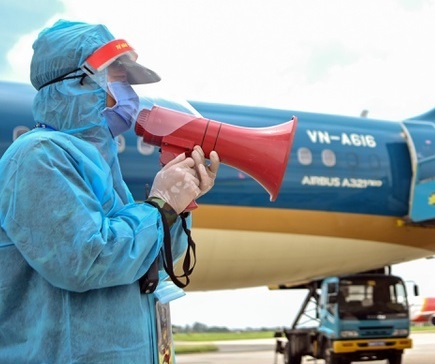 De xuat tiep tuc giam thue phi cho hang hang khong hinh anh