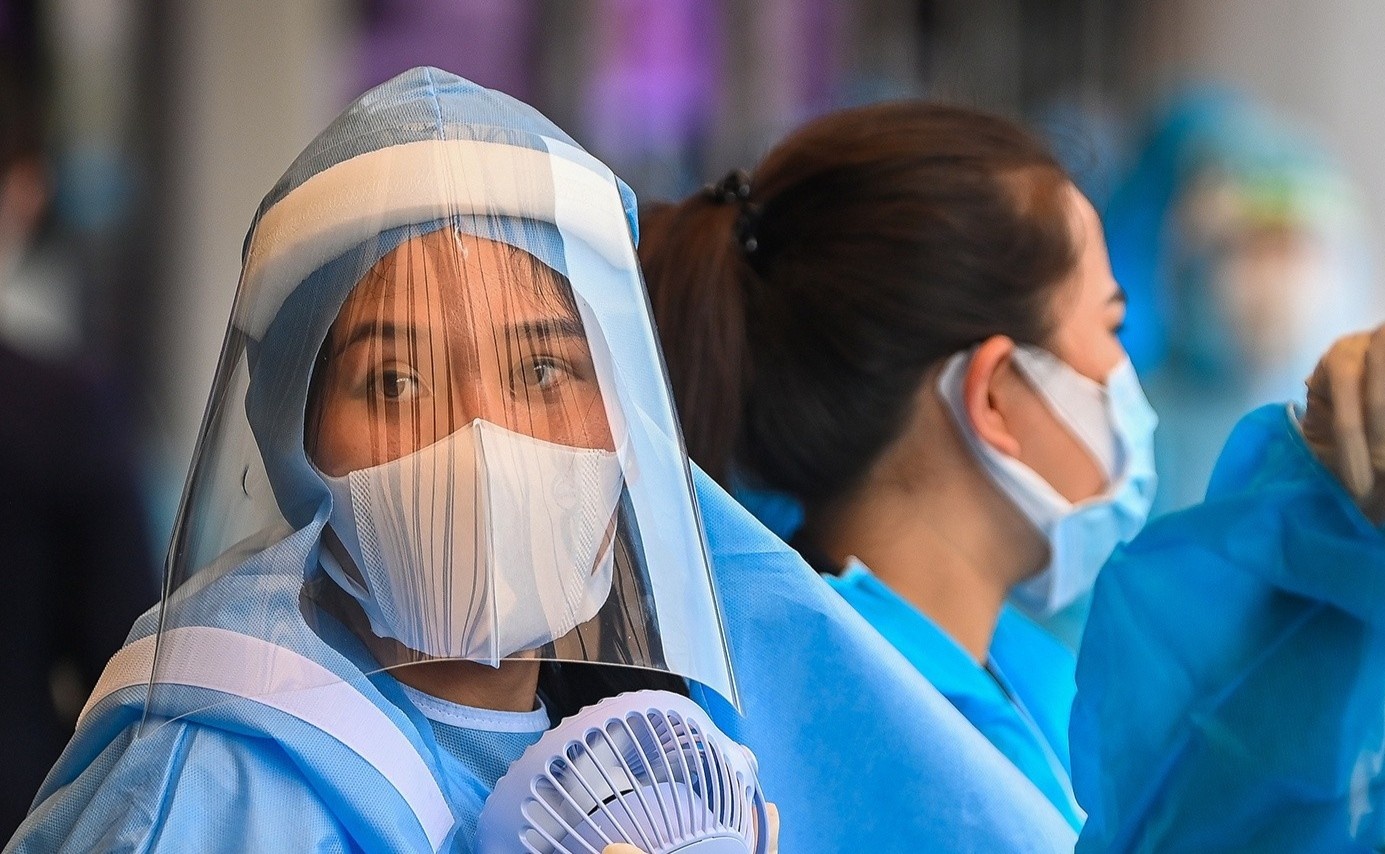 Moi ngay toi da 1.700 khach duoc bay tu TP.HCM ra Ha Noi hinh anh