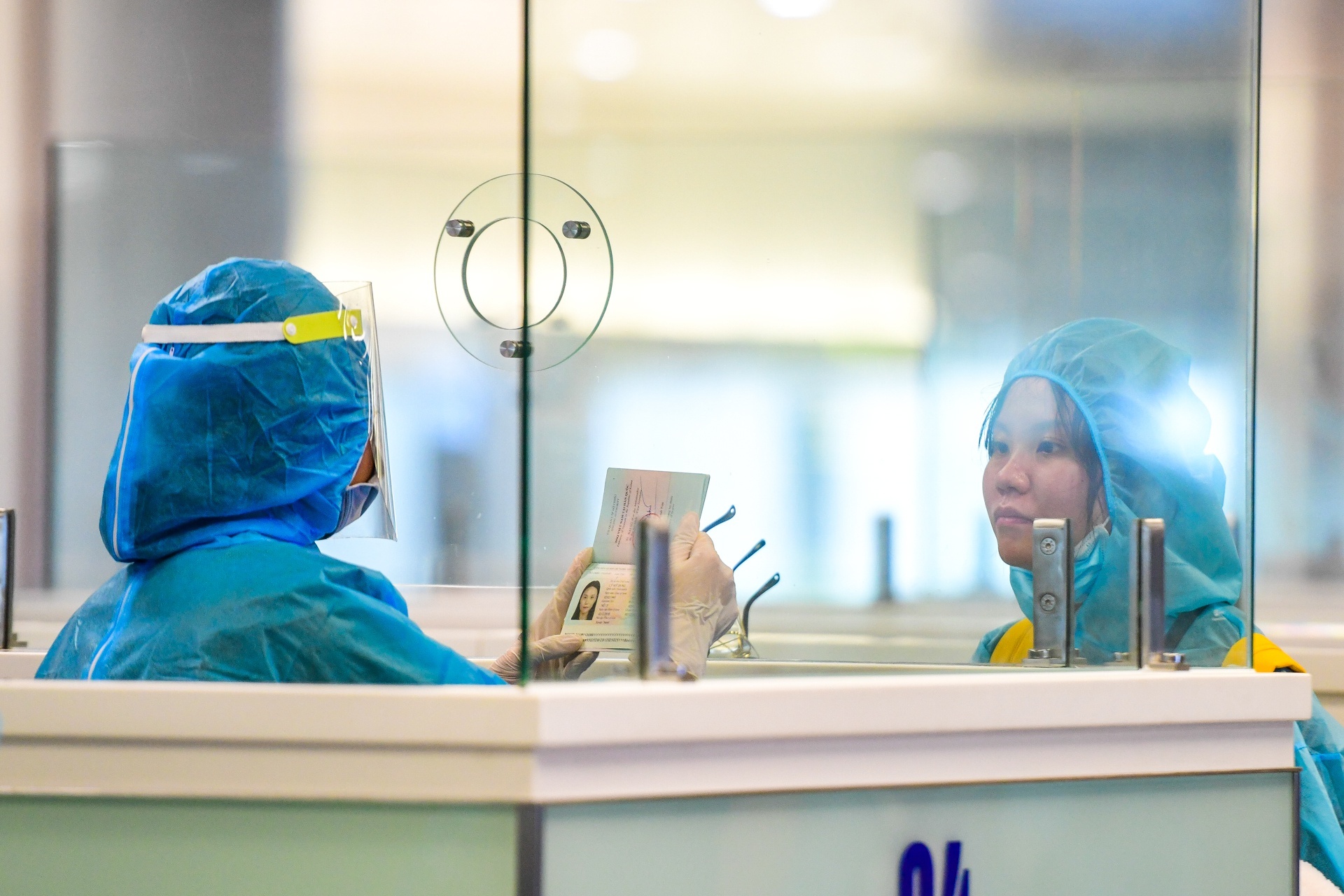 San bay Noi Bai xin xet nghiem cho 3.200 nguoi hinh anh