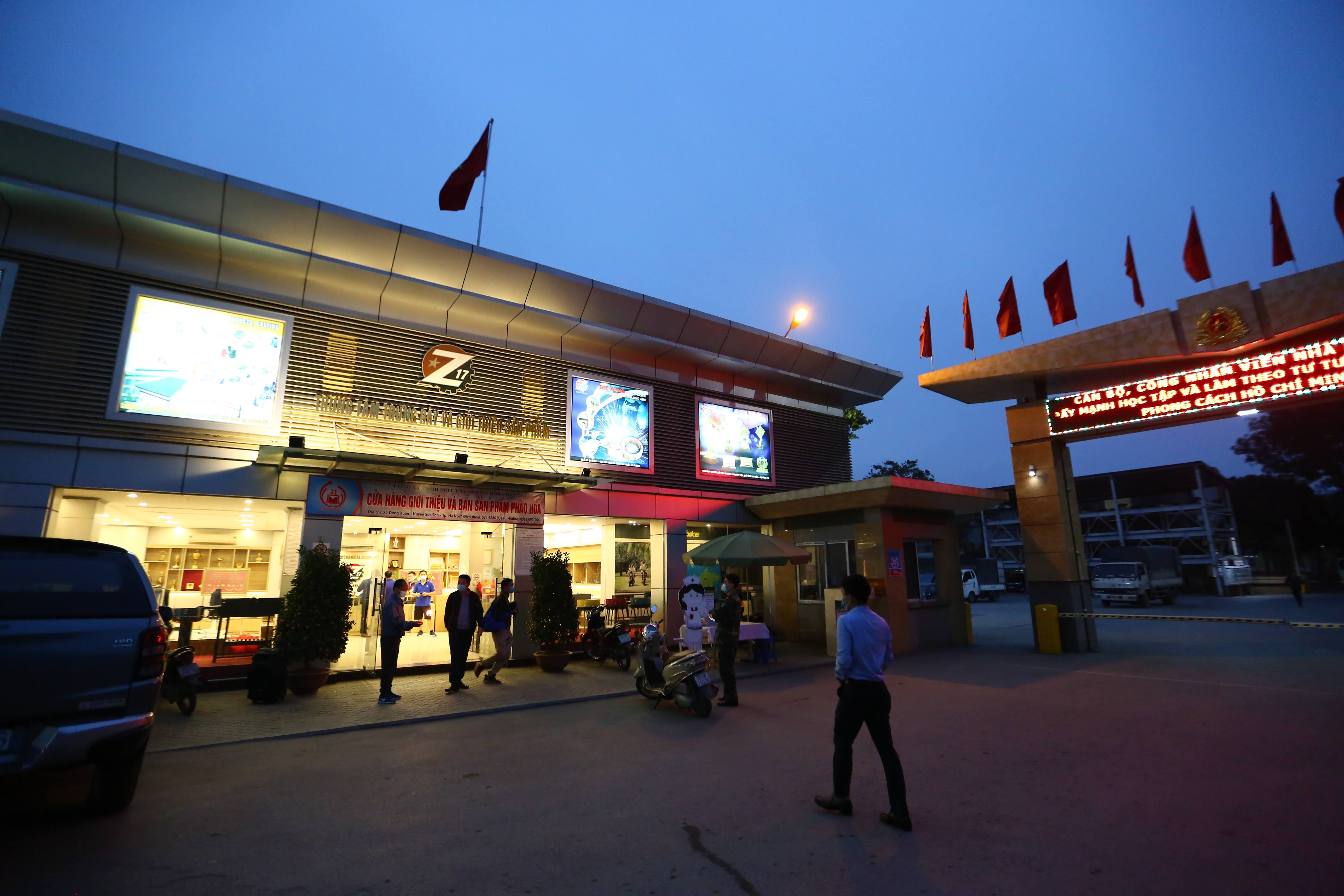 phao hoa khong tieng no anh 1