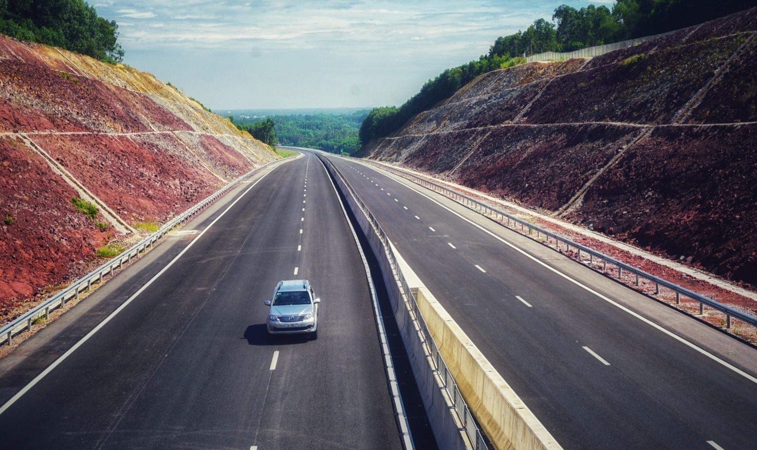 De xuat xay cao toc Tan Phu - Bao Loc 2 lan xe hinh anh