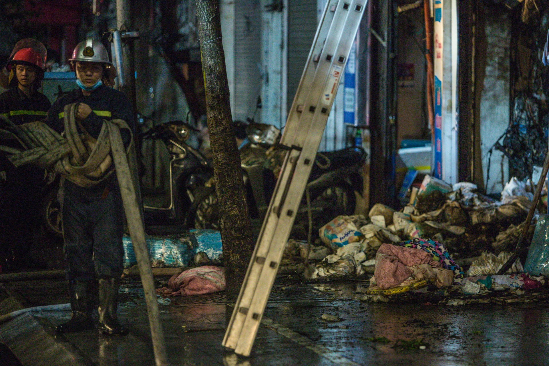 chay nha 4 nguoi chet anh 3