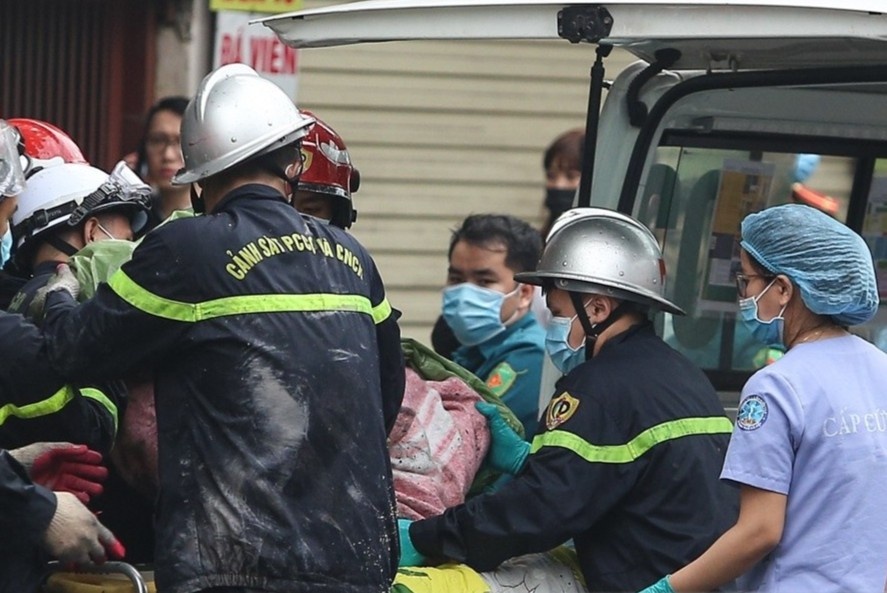 Nha khong loi thoat, 'an tu' treo tren dau hinh anh