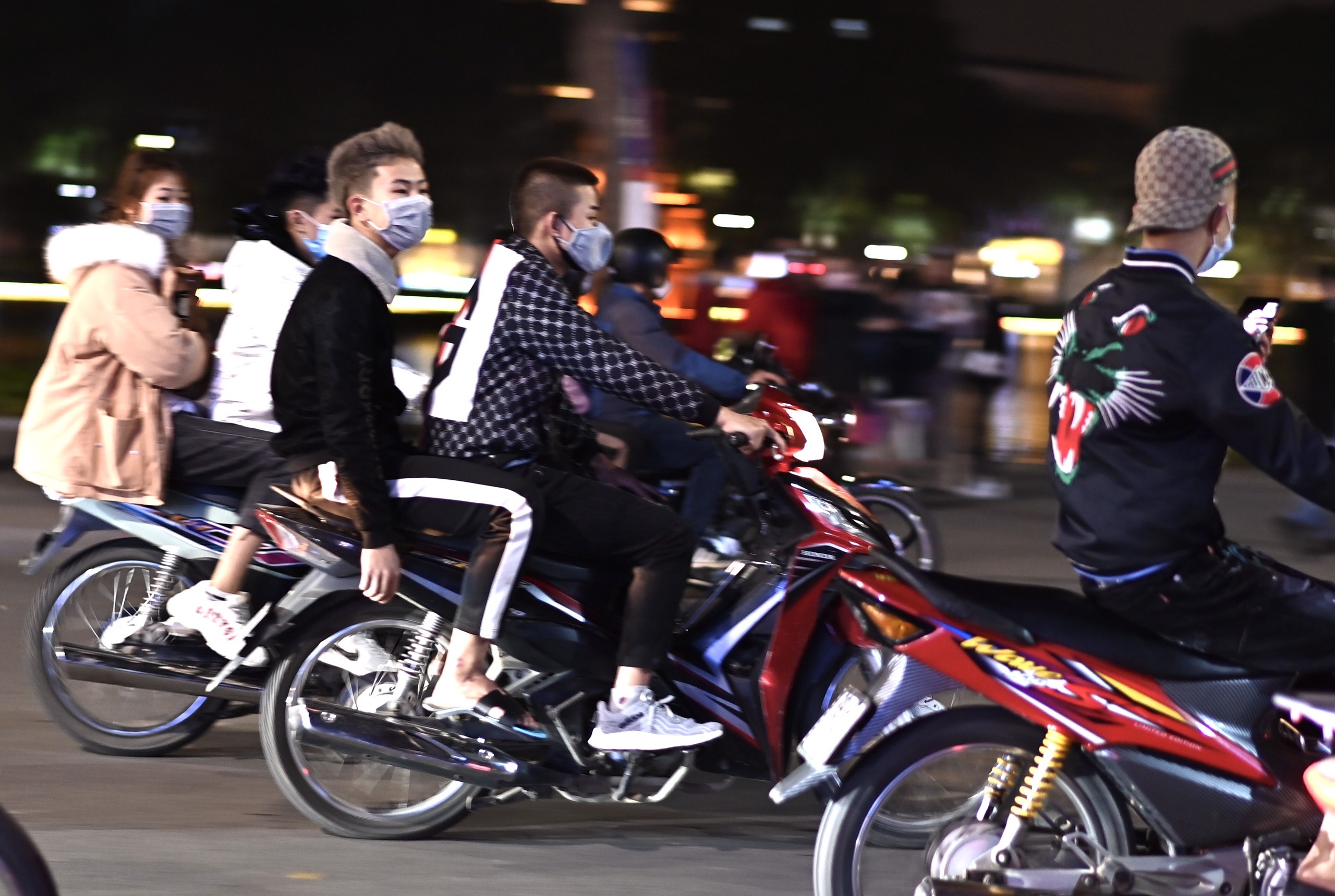 Hang chuc 'quai xe' chan xe, ru ga net po tren quoc lo 51 hinh anh