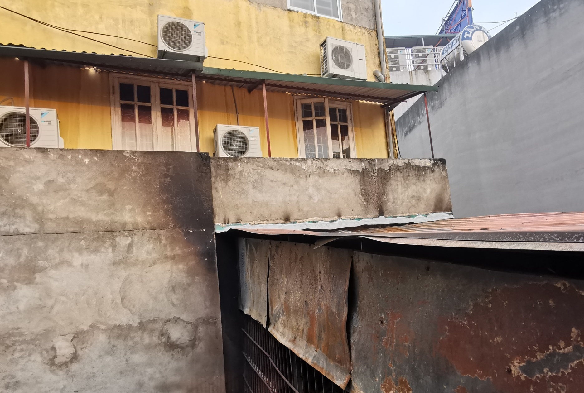 'Ho se khong thao chuong cop tren noc nha ra dau' hinh anh