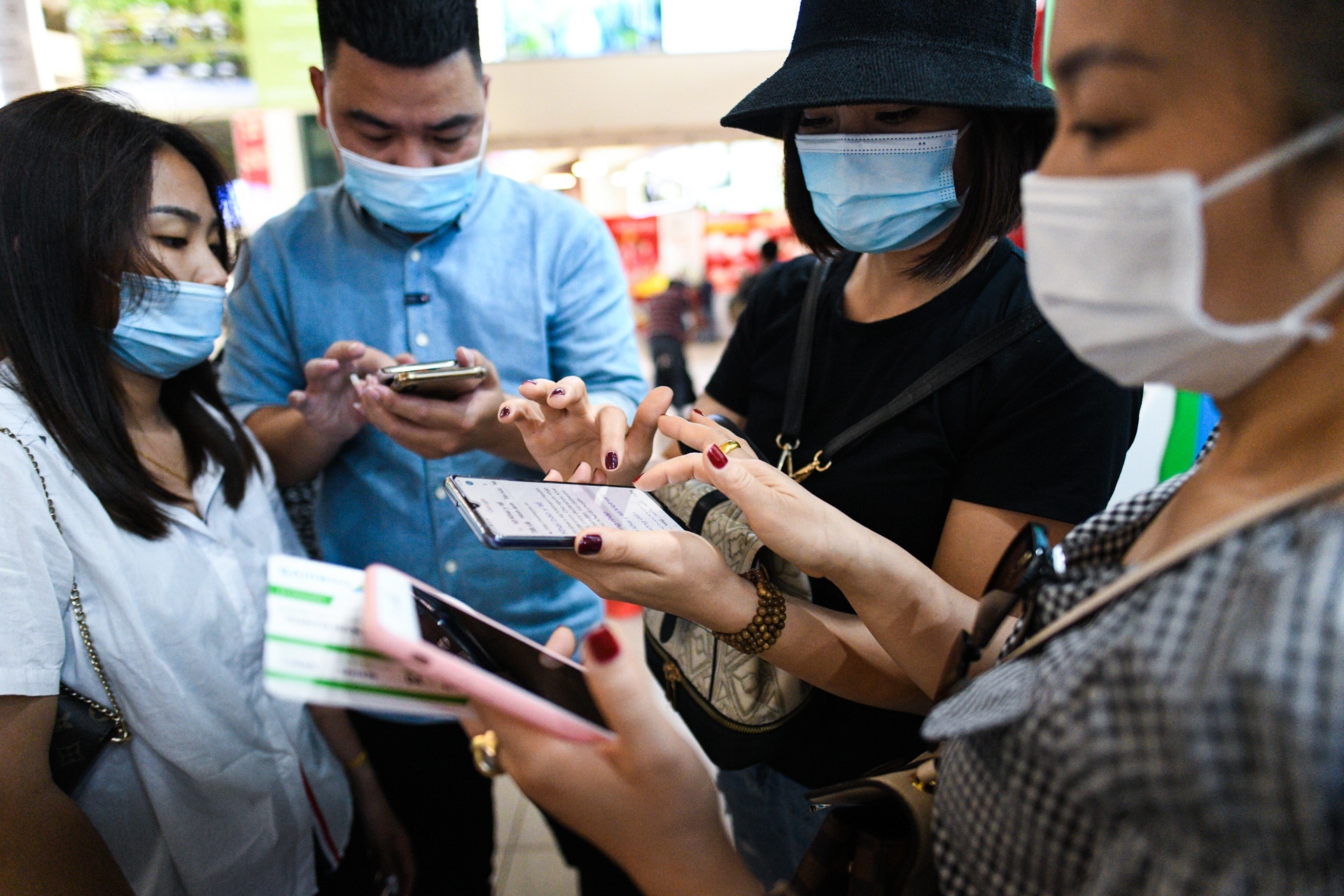 khai bao y te o san bay anh 1