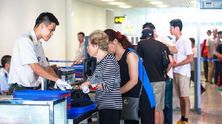 nhan vien soi chieu anh 2