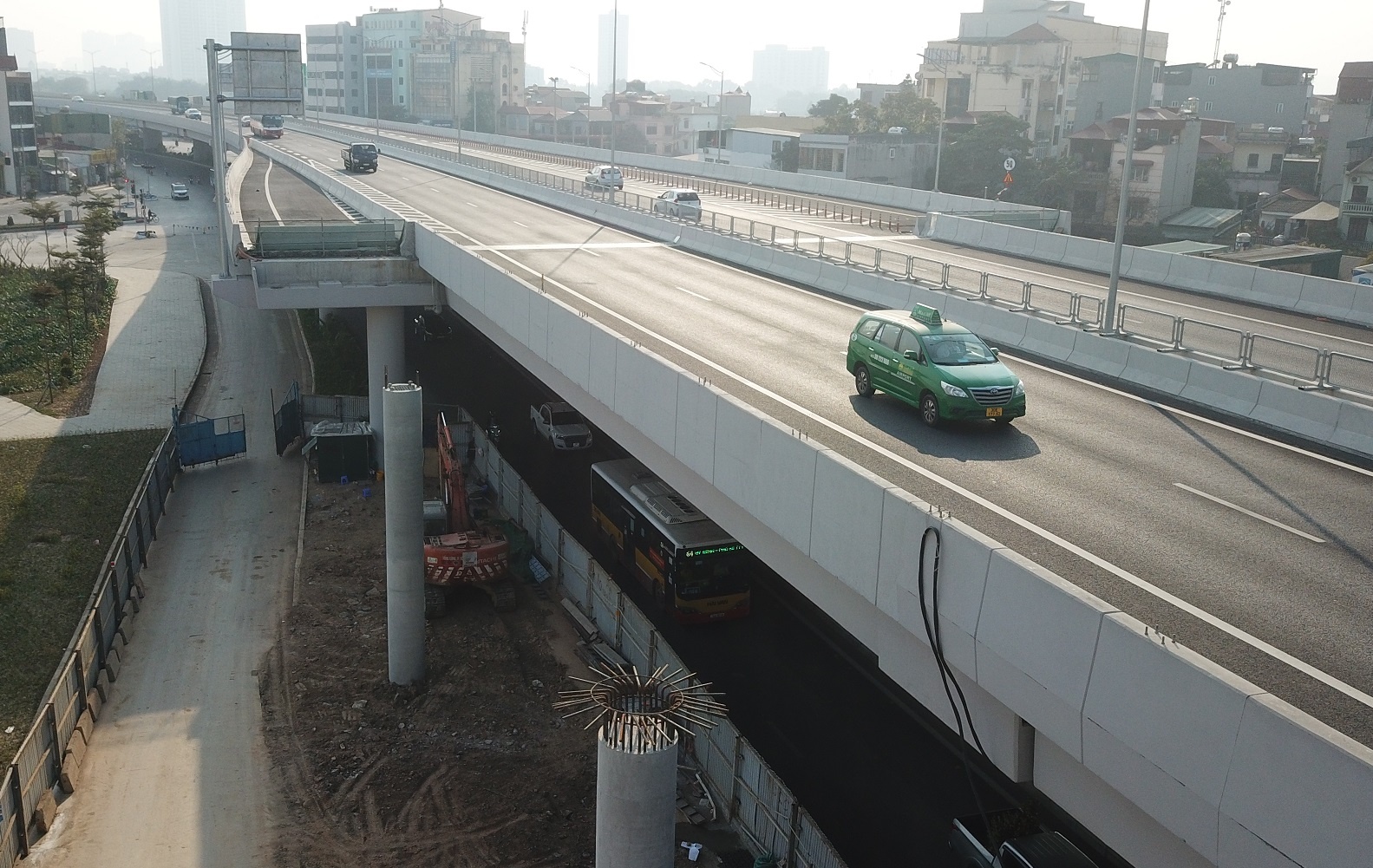 chan loi len vanh dai 3 tren cao anh 1