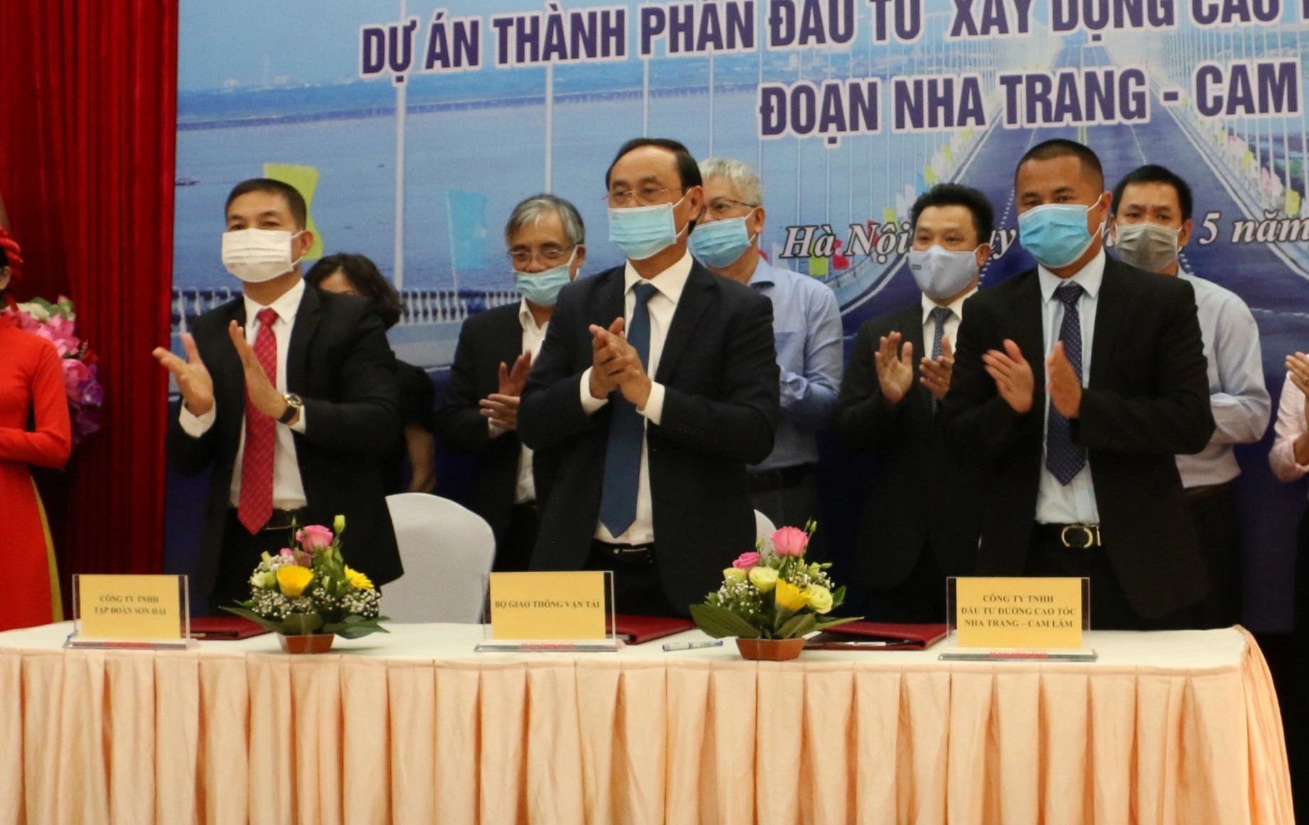 Bo GTVT ky hop dong BOT hon 5.500 ty voi nha dau tu cao toc hinh anh