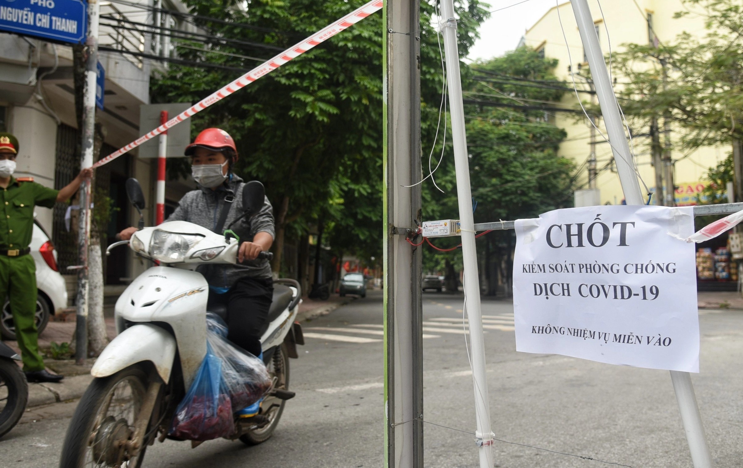 Vinh Phuc phong toa mot benh vien noi F0 tung den hinh anh