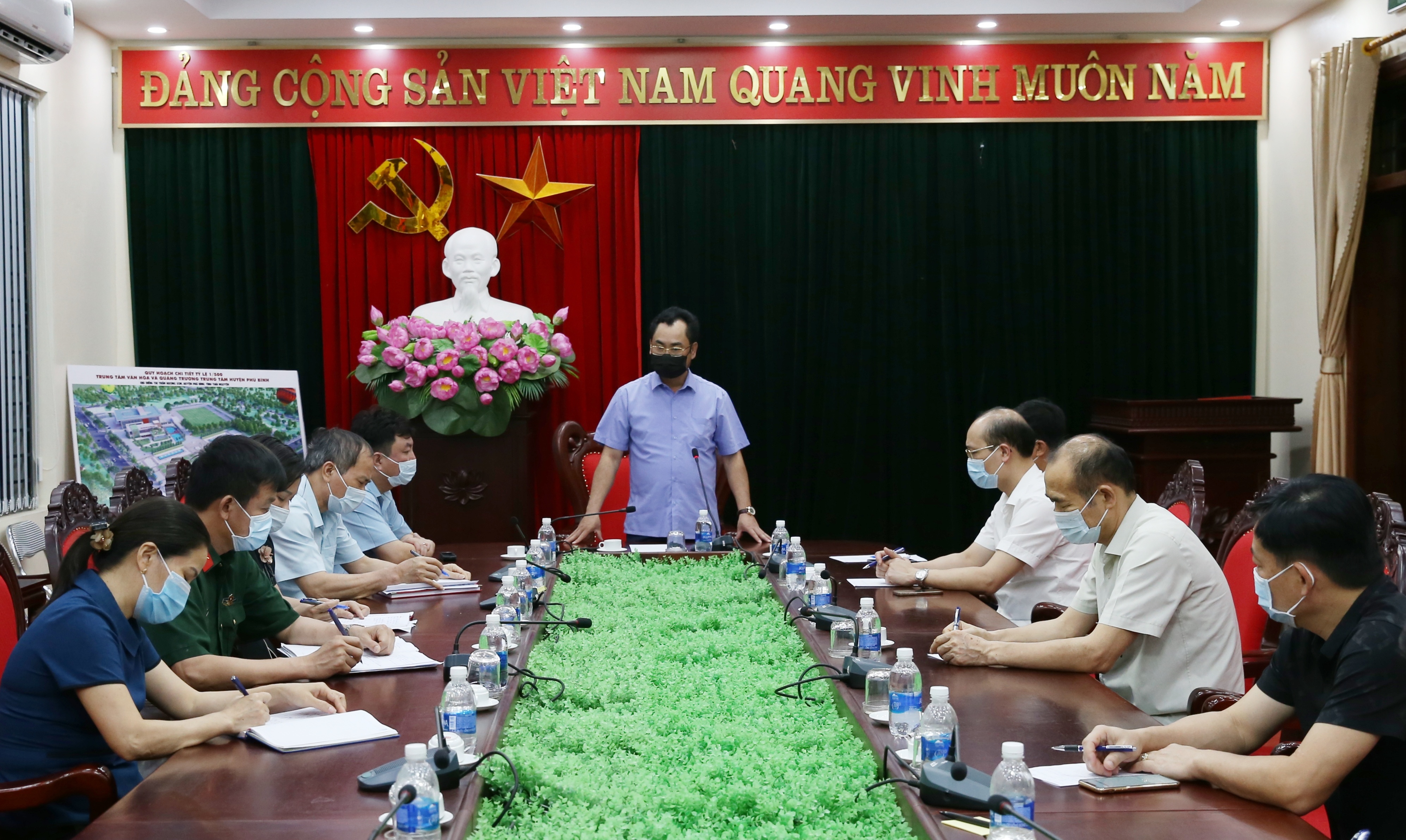 Thai Nguyen phong toa 2.200 nguoi anh 1