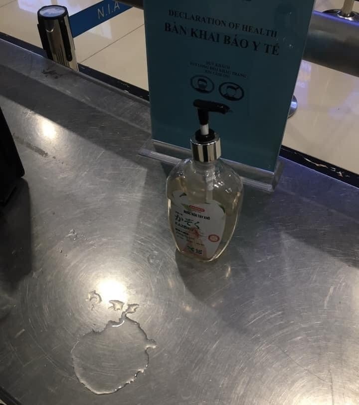 nuoc sat khuan san bay Noi Bai anh 1