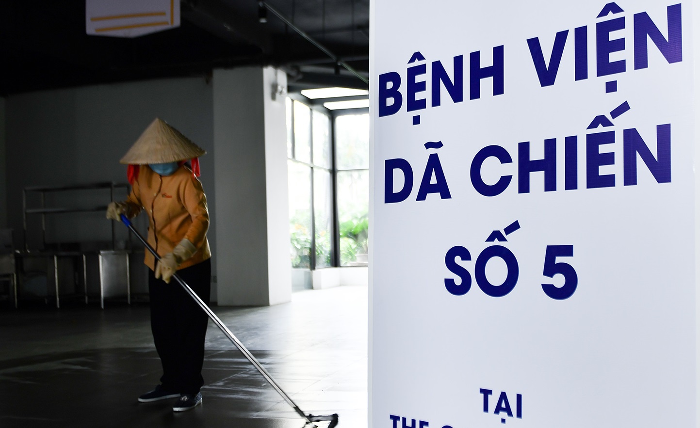 Toa nha Thuan Kieu tro thanh benh vien da chien so 5 hinh anh