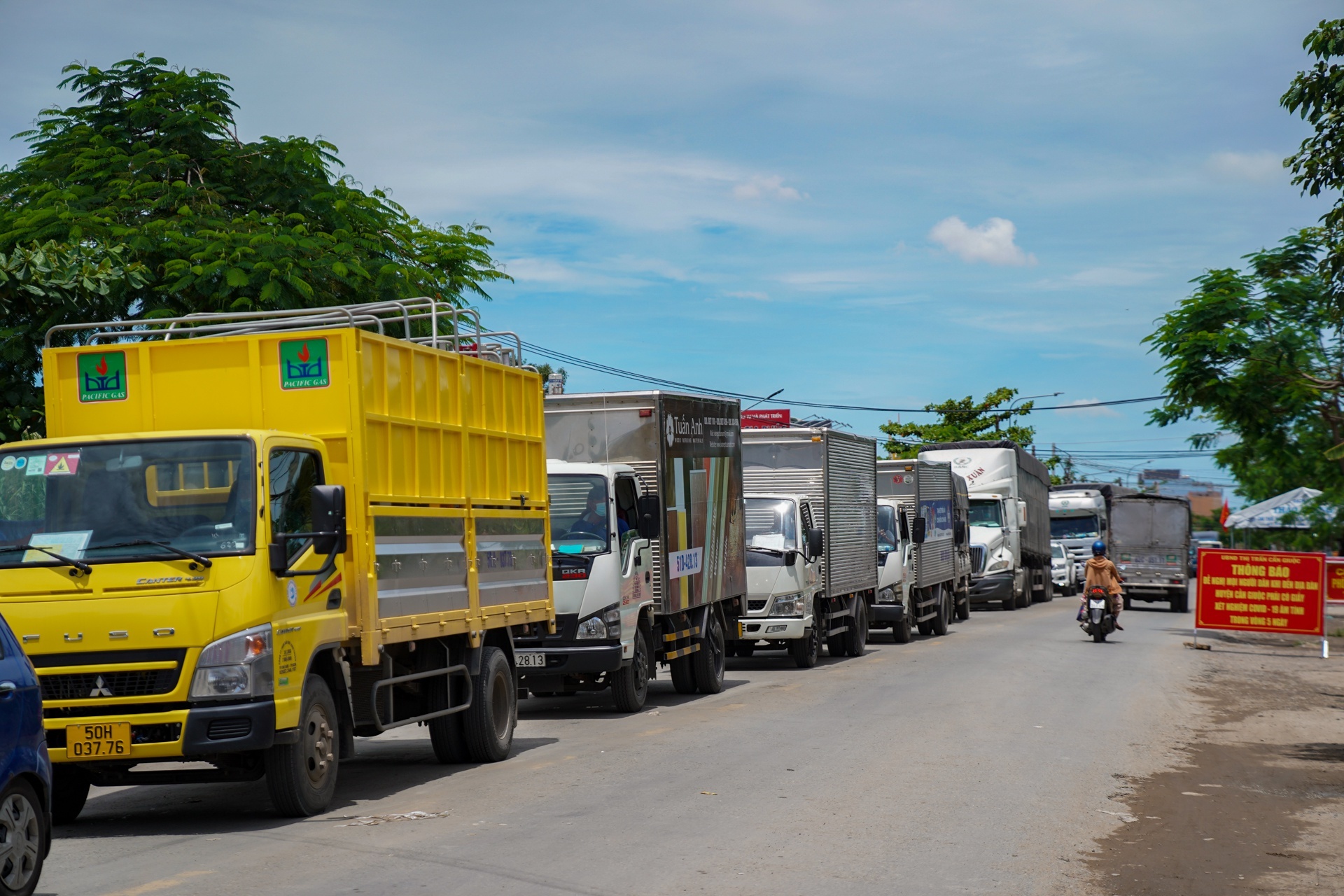 Dung tram thu phi duong bo vi Covid-19 anh 1