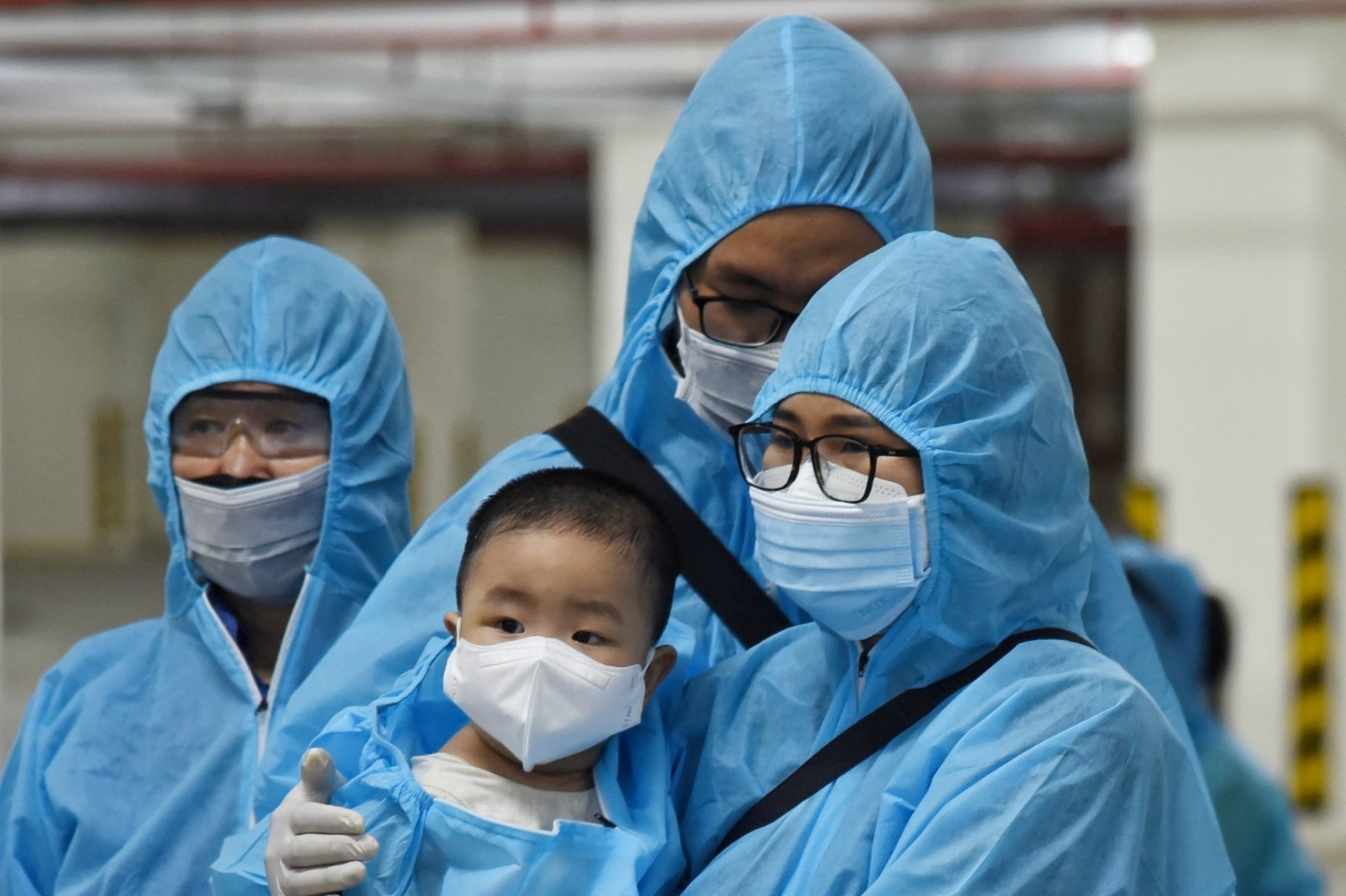 Bac si benh vien da chien: 'Toi khuyen F0 coi hai, dung doc tin gia' hinh anh