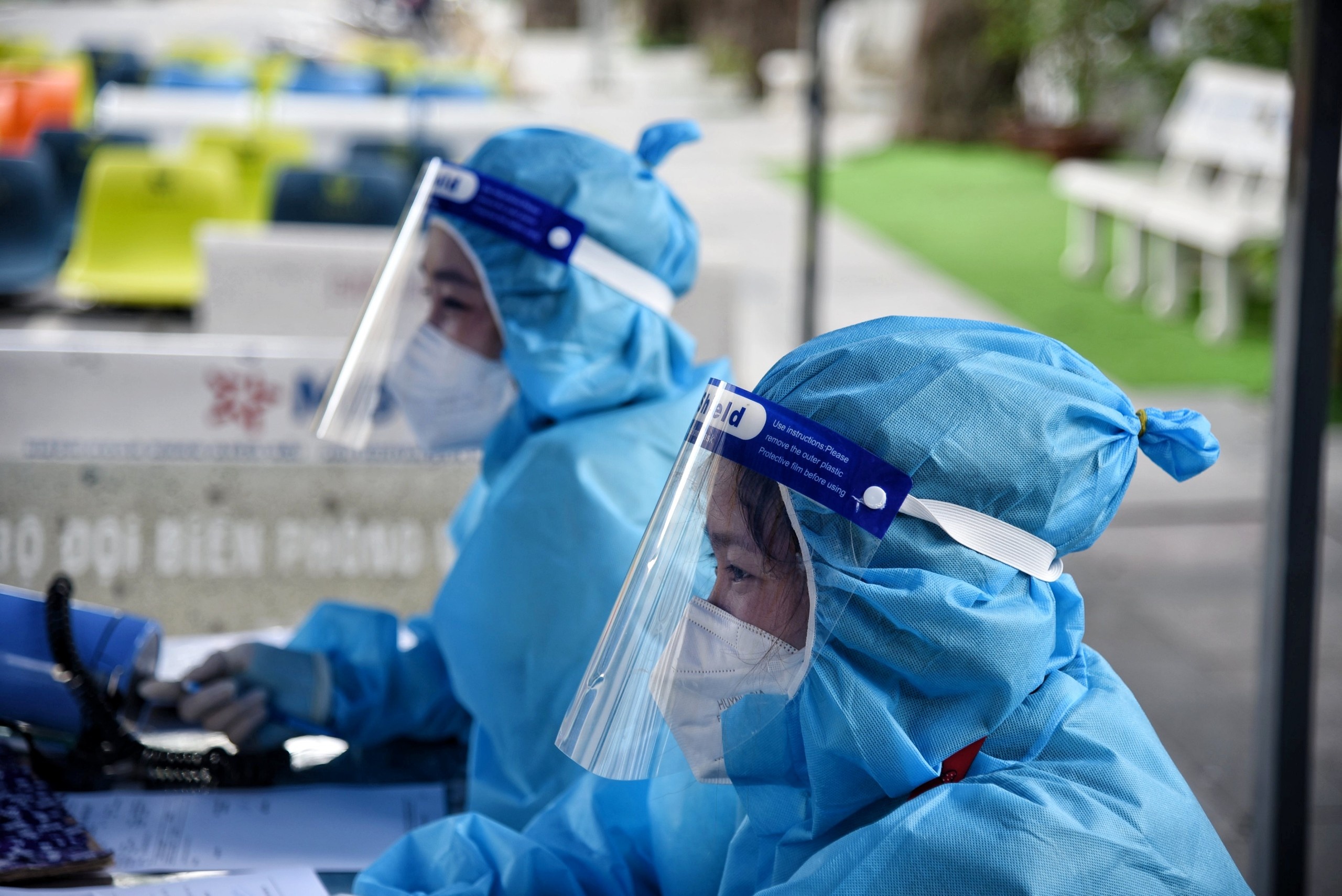 Phong kham 'tien phuong' sang loc F0 o Benh vien quan y 175 hinh anh