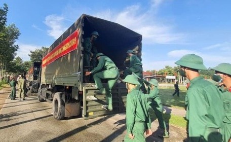 500 chien si quan khu 7 den Binh Duong chong dich hinh anh