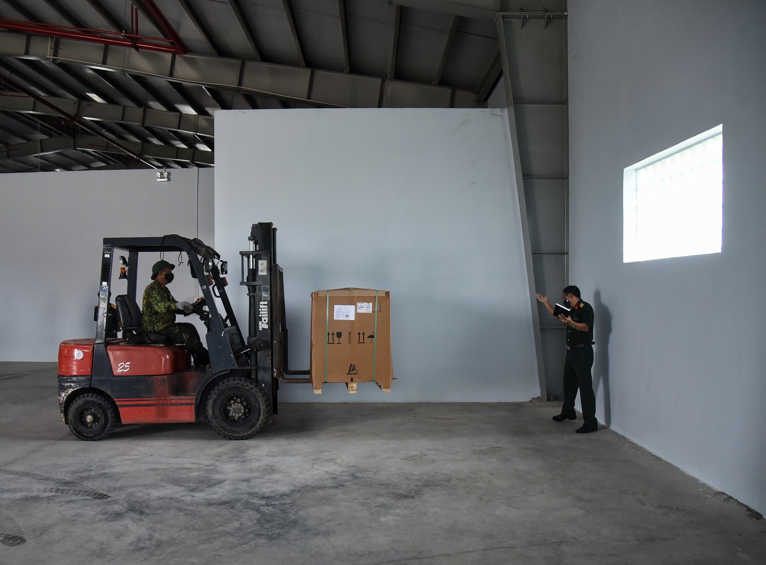 kho chua vaccine cho TP.HCM anh 6