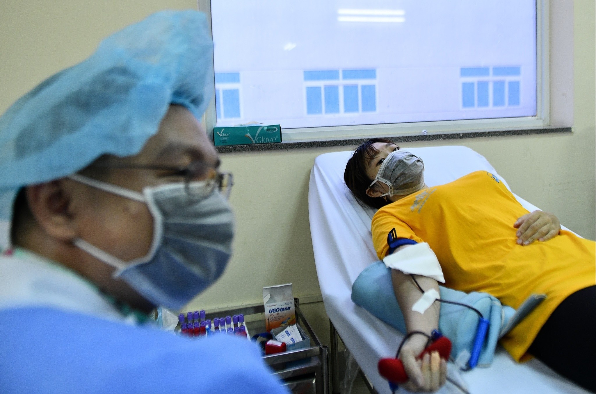 Ngan hang mau 'cham day', nguoi hien mau o TP.HCM qua chot ra sao? hinh anh