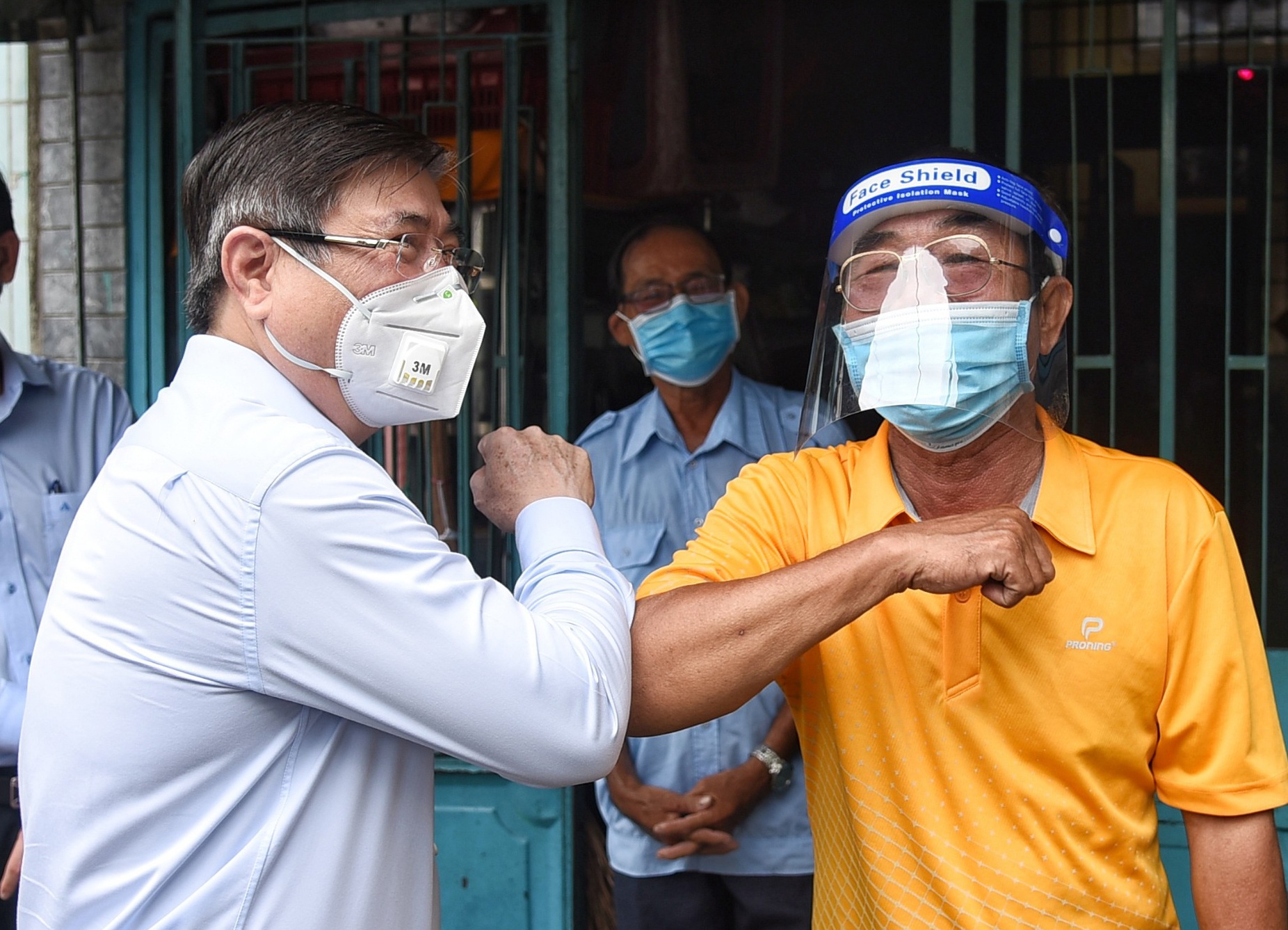 Chu tich TP.HCM: Khi benh nhan hoang, can cu dien thoai de dan yen tam hinh anh