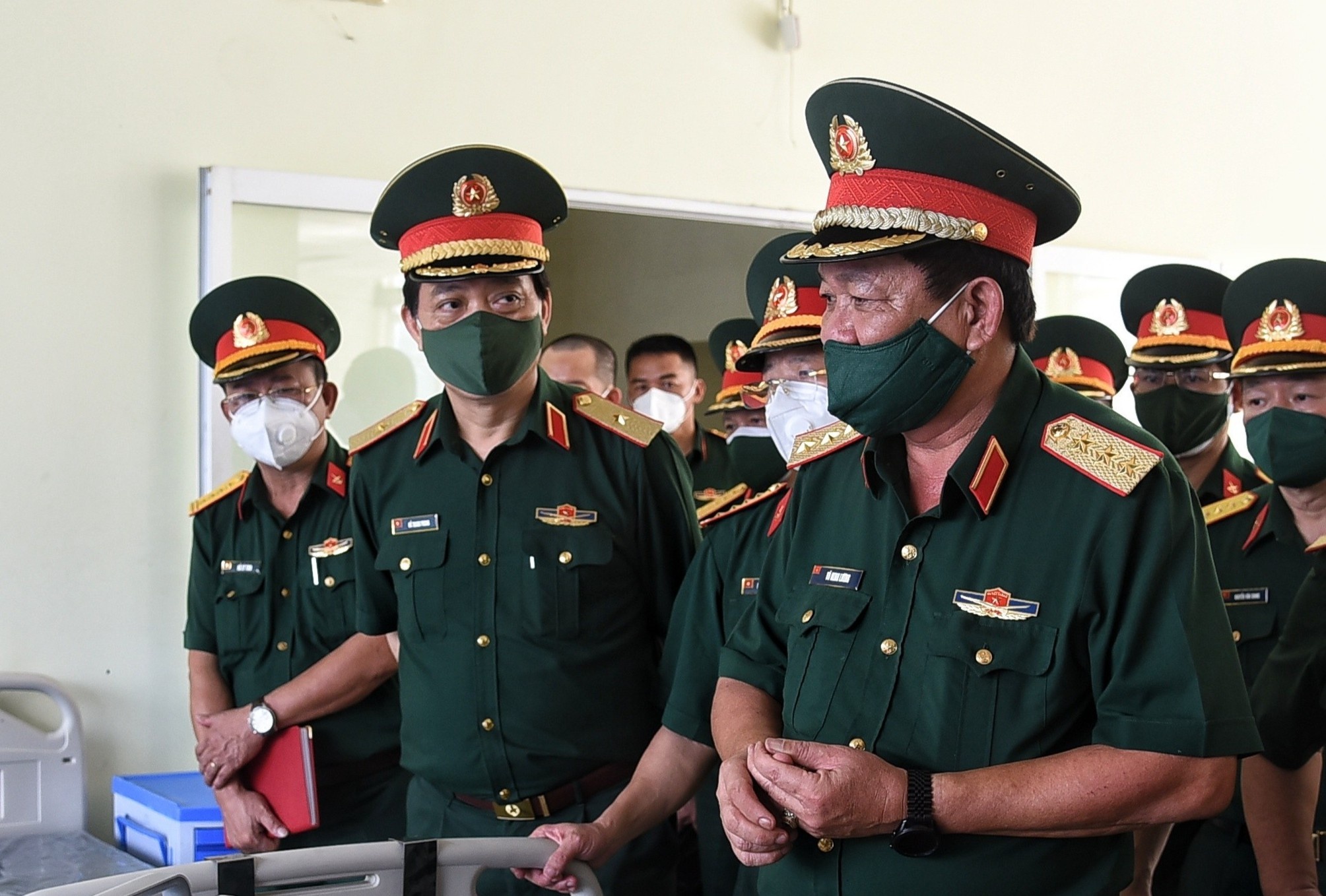 quan doi siet chat gian cach TP.HCM anh 2