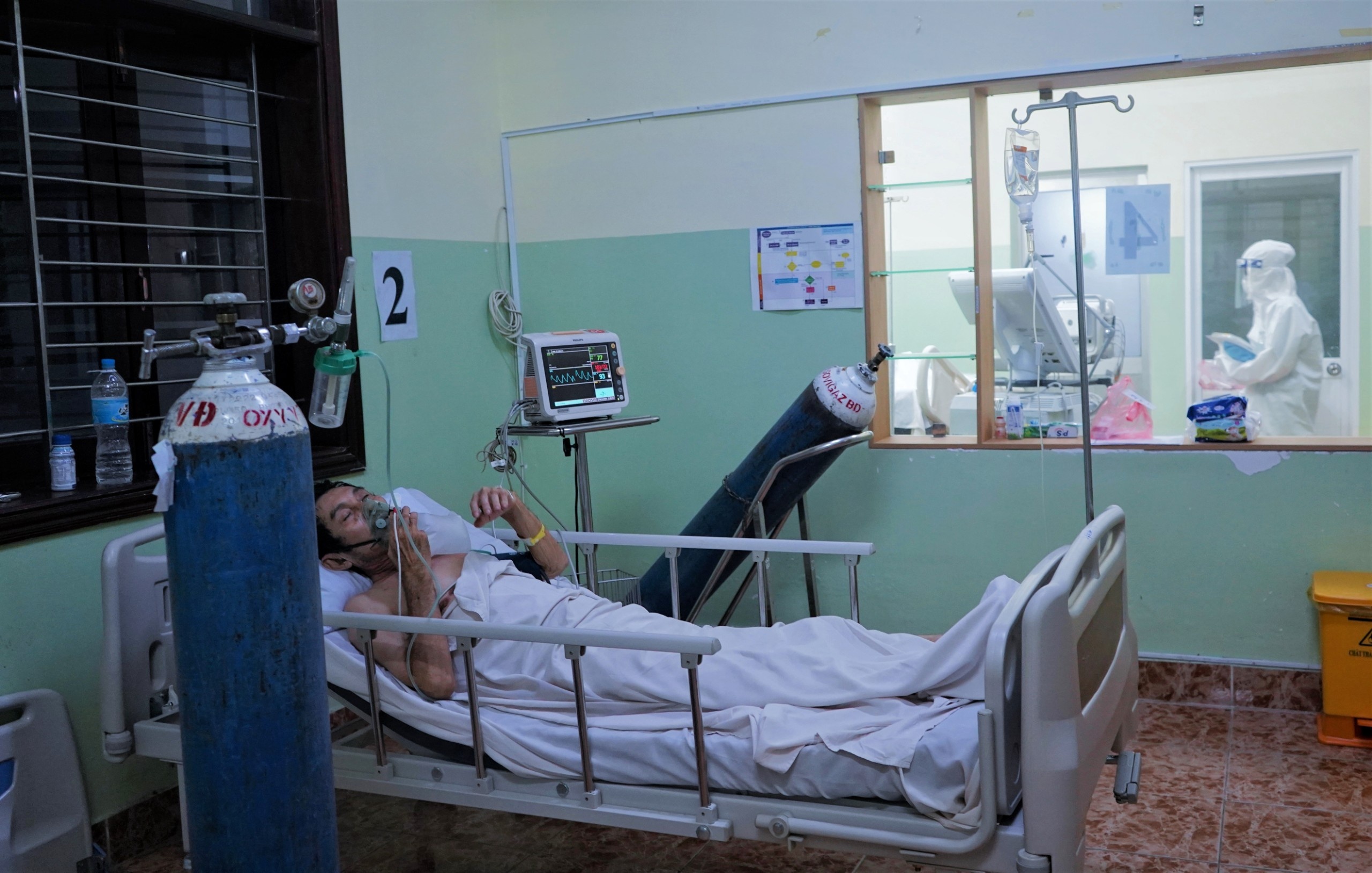 quan doi san xuat oxy y te anh 6