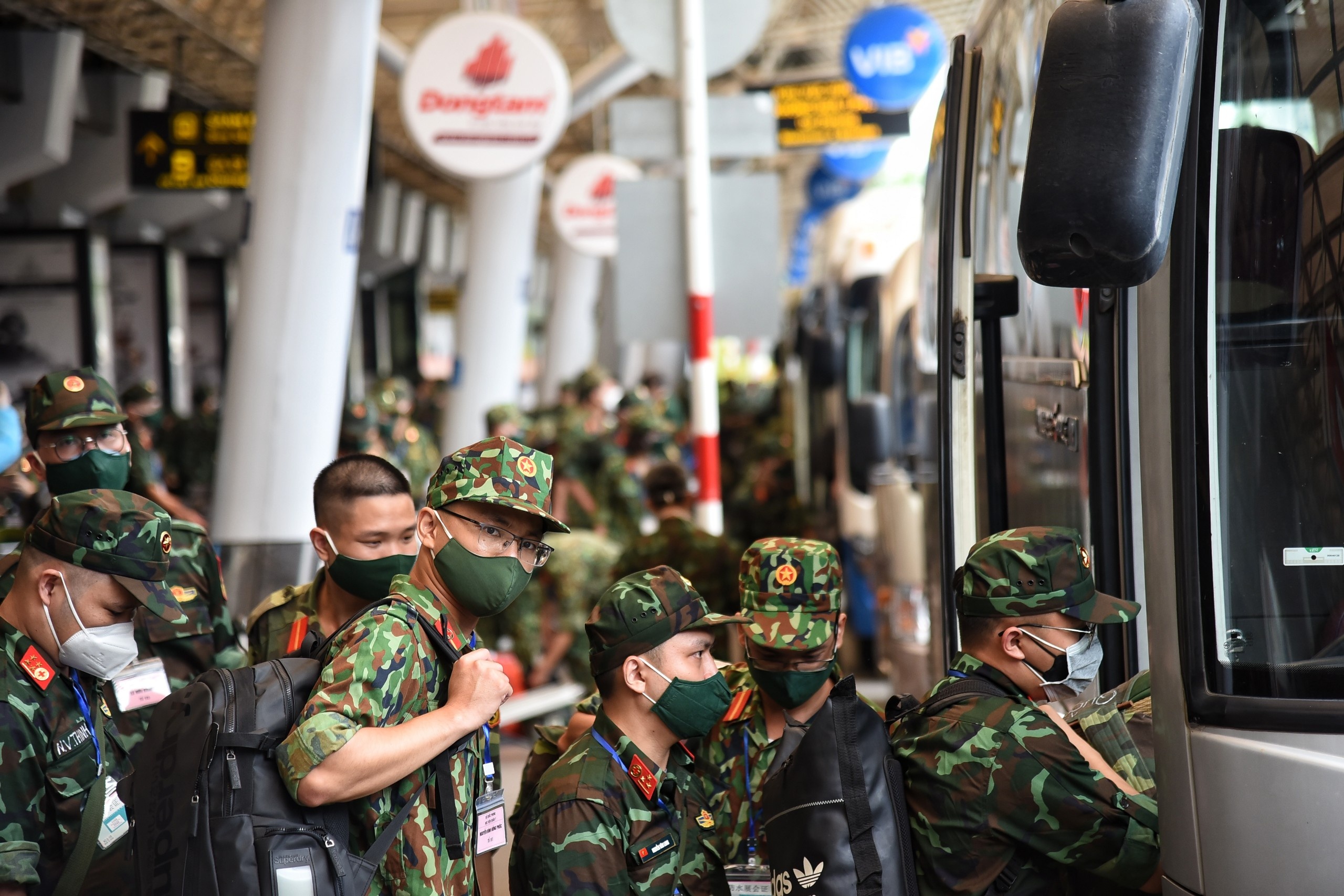 quan doi chi vien cho TP.HCM anh 1