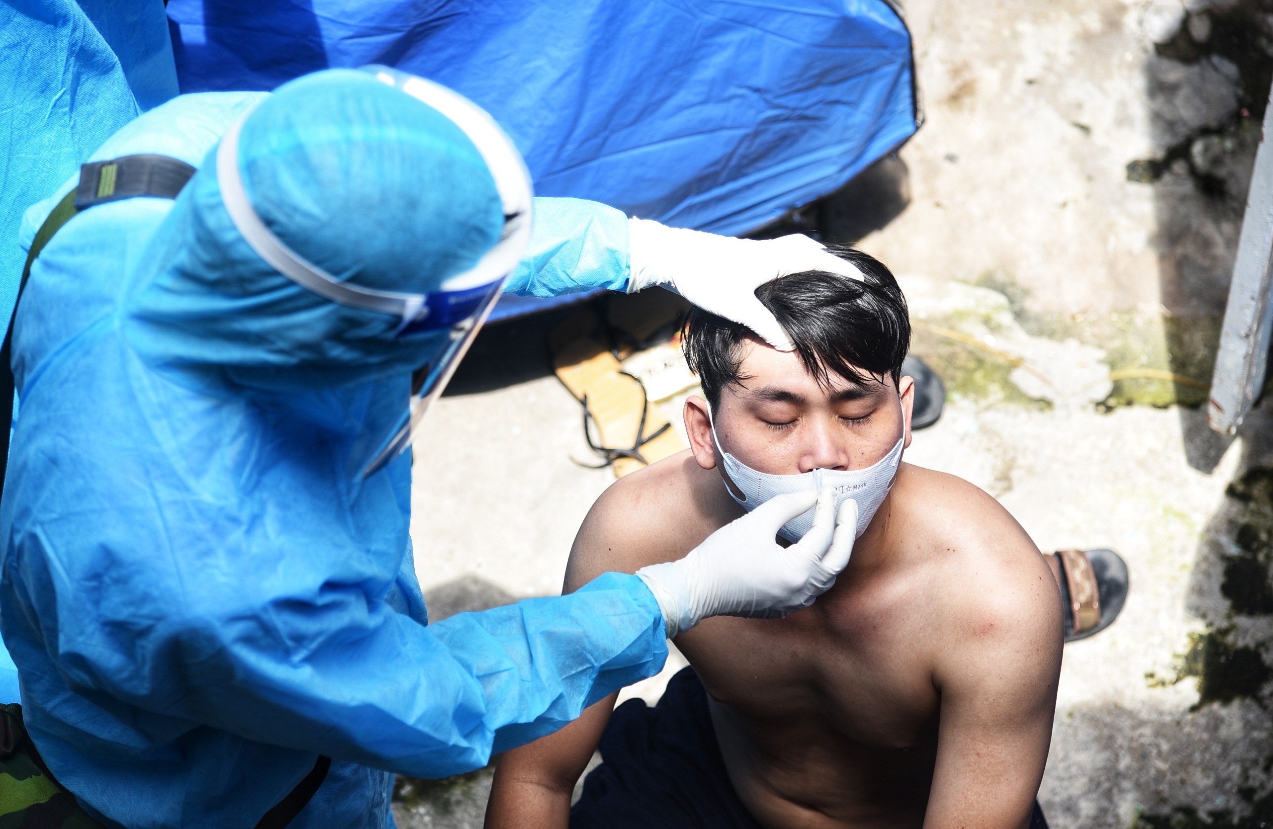 Chu tich phuong 22: 'Nho cac quan y, F0 cach ly tai nha yen tam hon' hinh anh