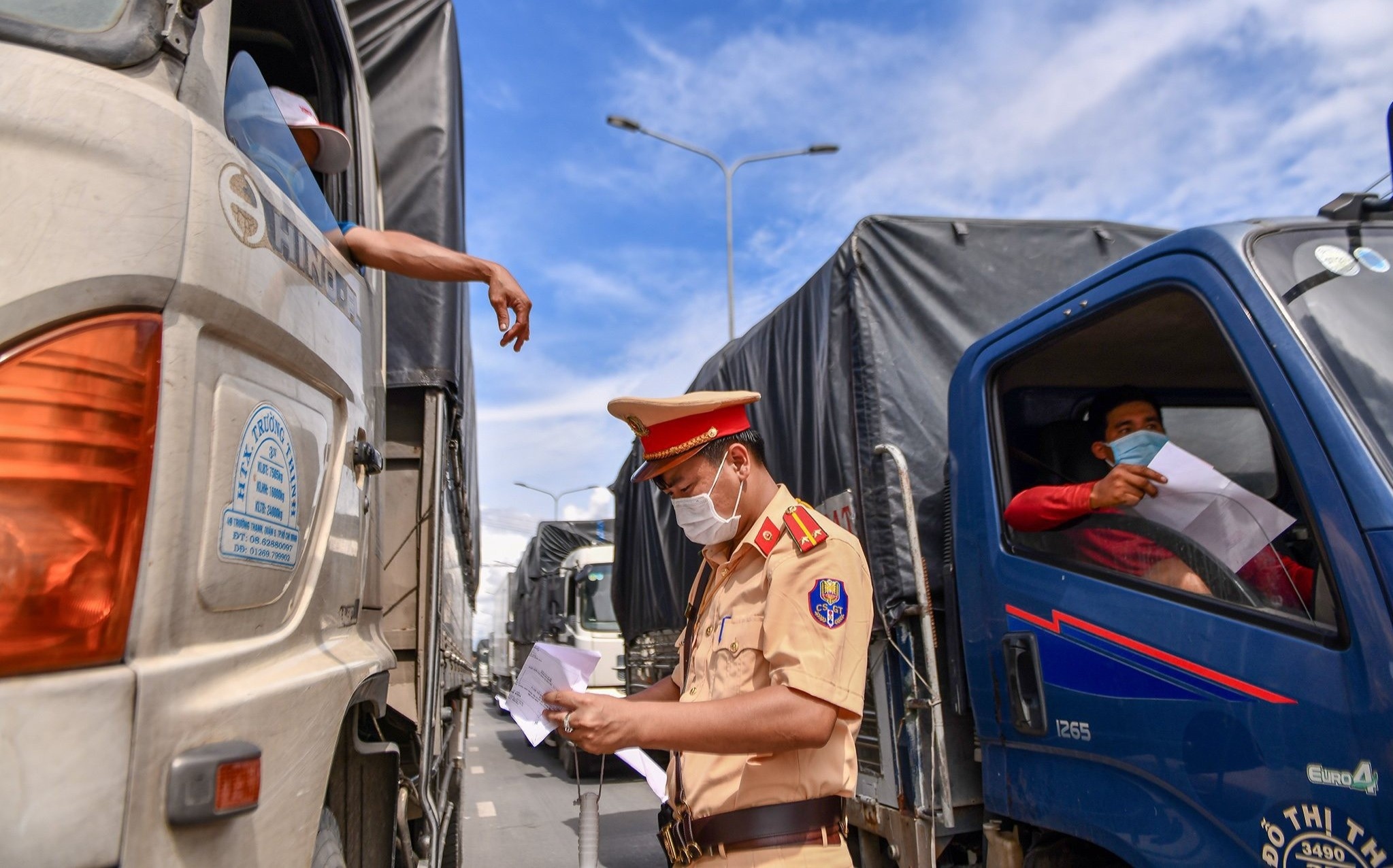 Cao toc, quoc lo phia Nam van con 46 chot kiem soat dich hinh anh
