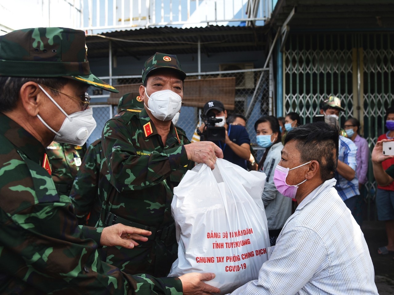 tinh Tuyen Quang ung ho TP.HCM anh 6