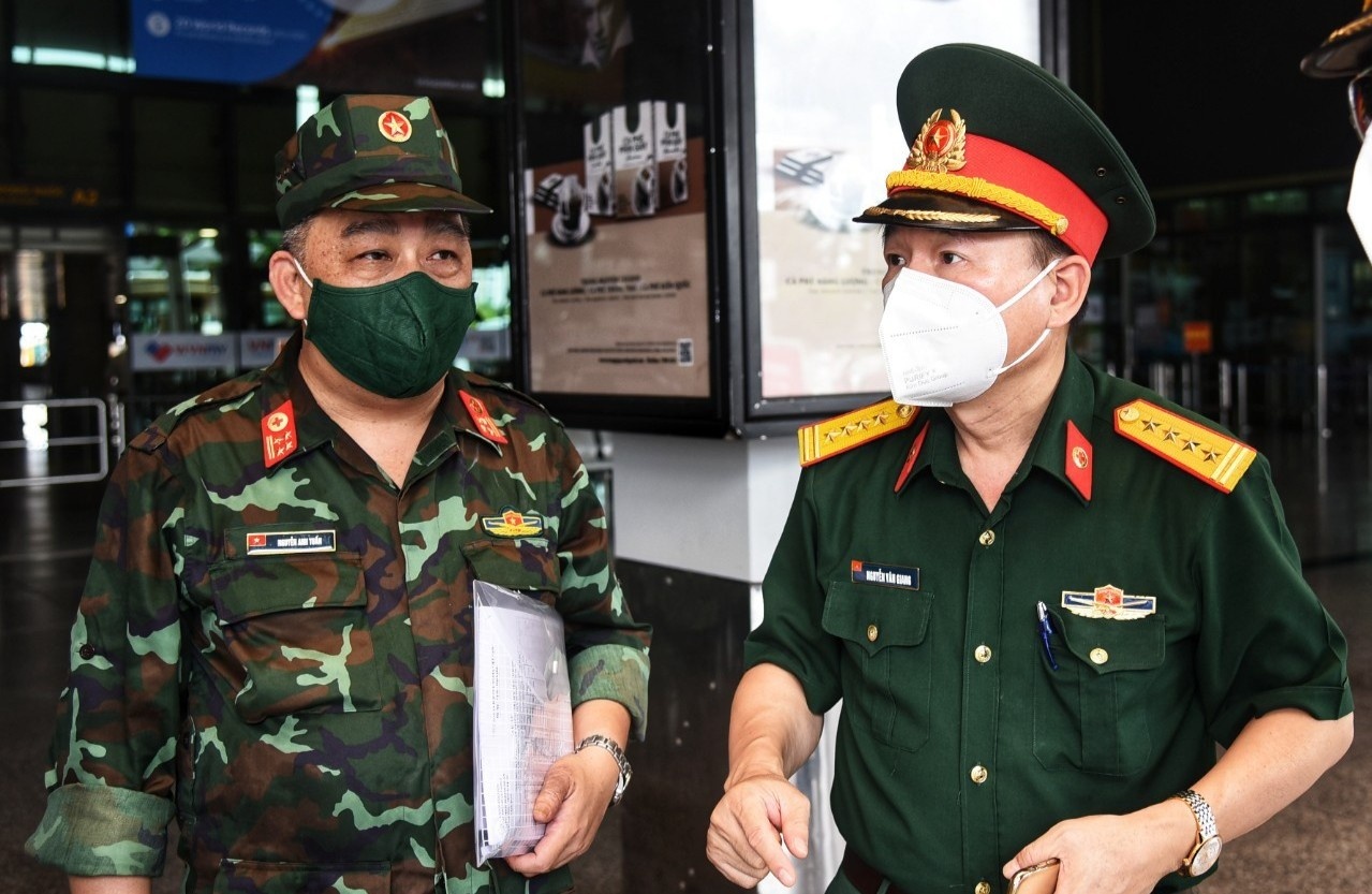 Ly do TP.HCM can chi vien them 4.000 quan nhan hinh anh