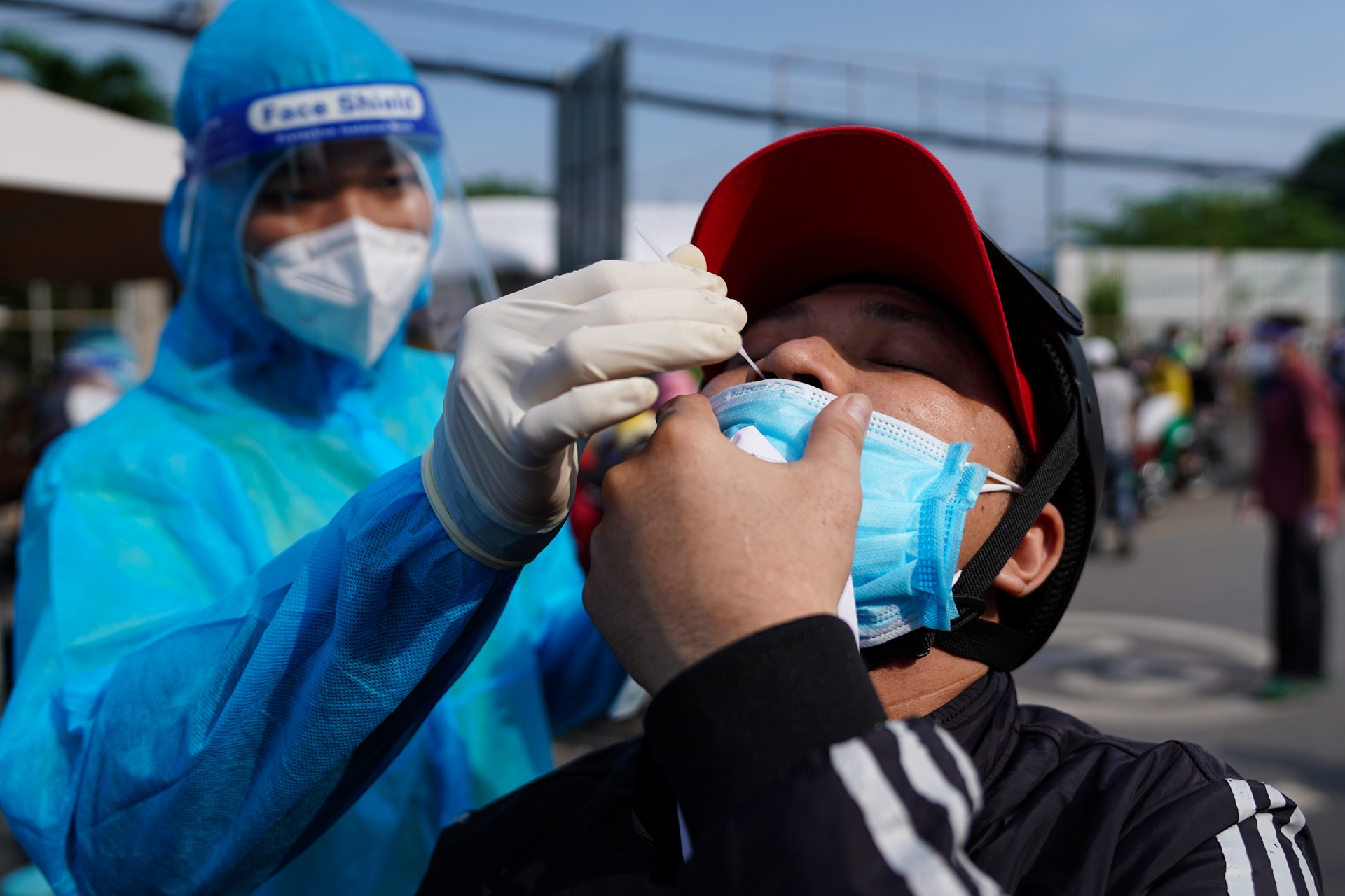 dua nguoi dan ve que mien Tay anh 4