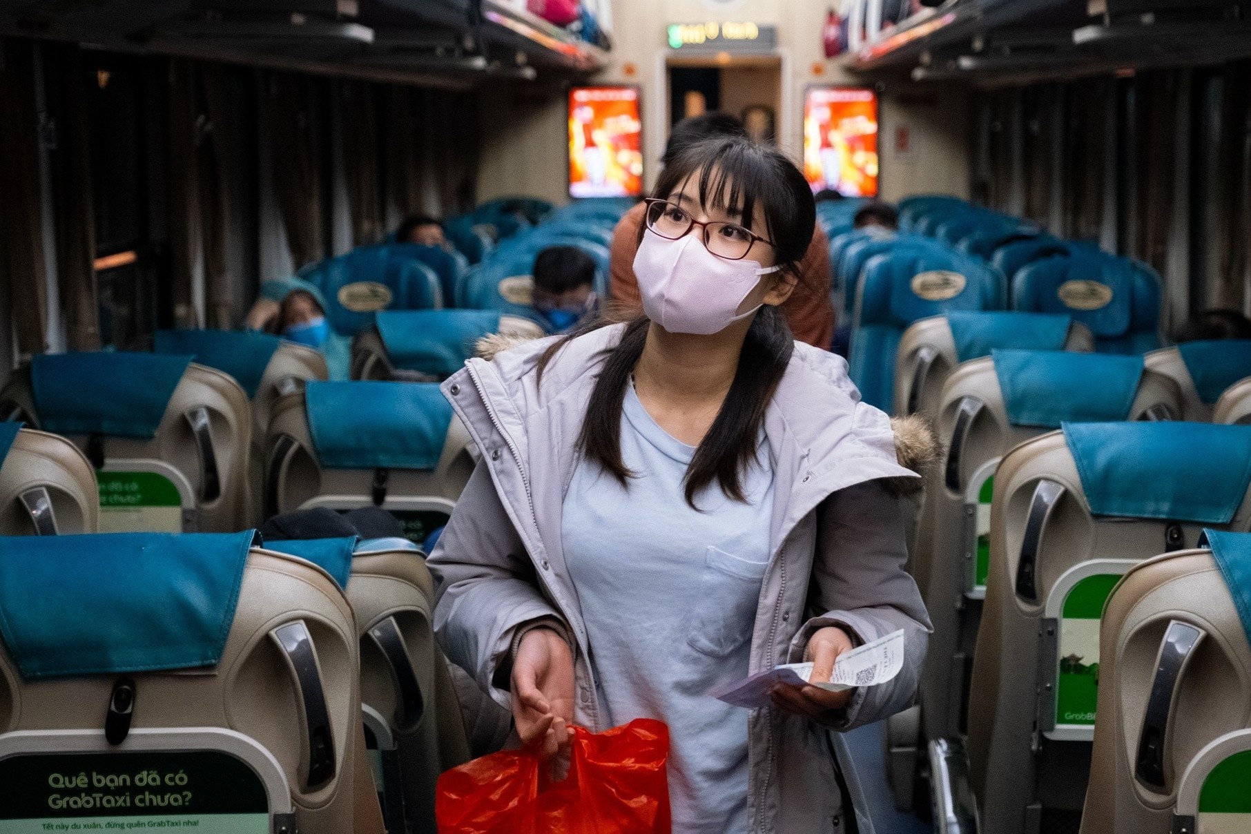 Nhung tuyen tau, xe nao hoat dong tu ngay 13/10? hinh anh