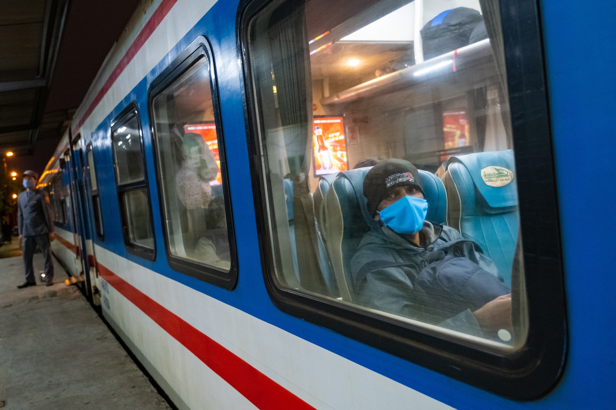 khoi phuc xe khach lien tinh anh 1