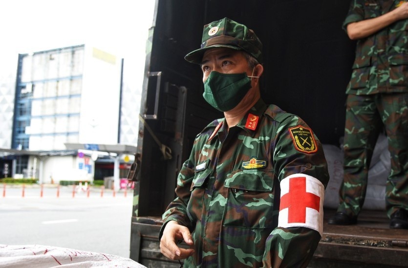 Hon 1.000 linh quan y roi TP.HCM hinh anh