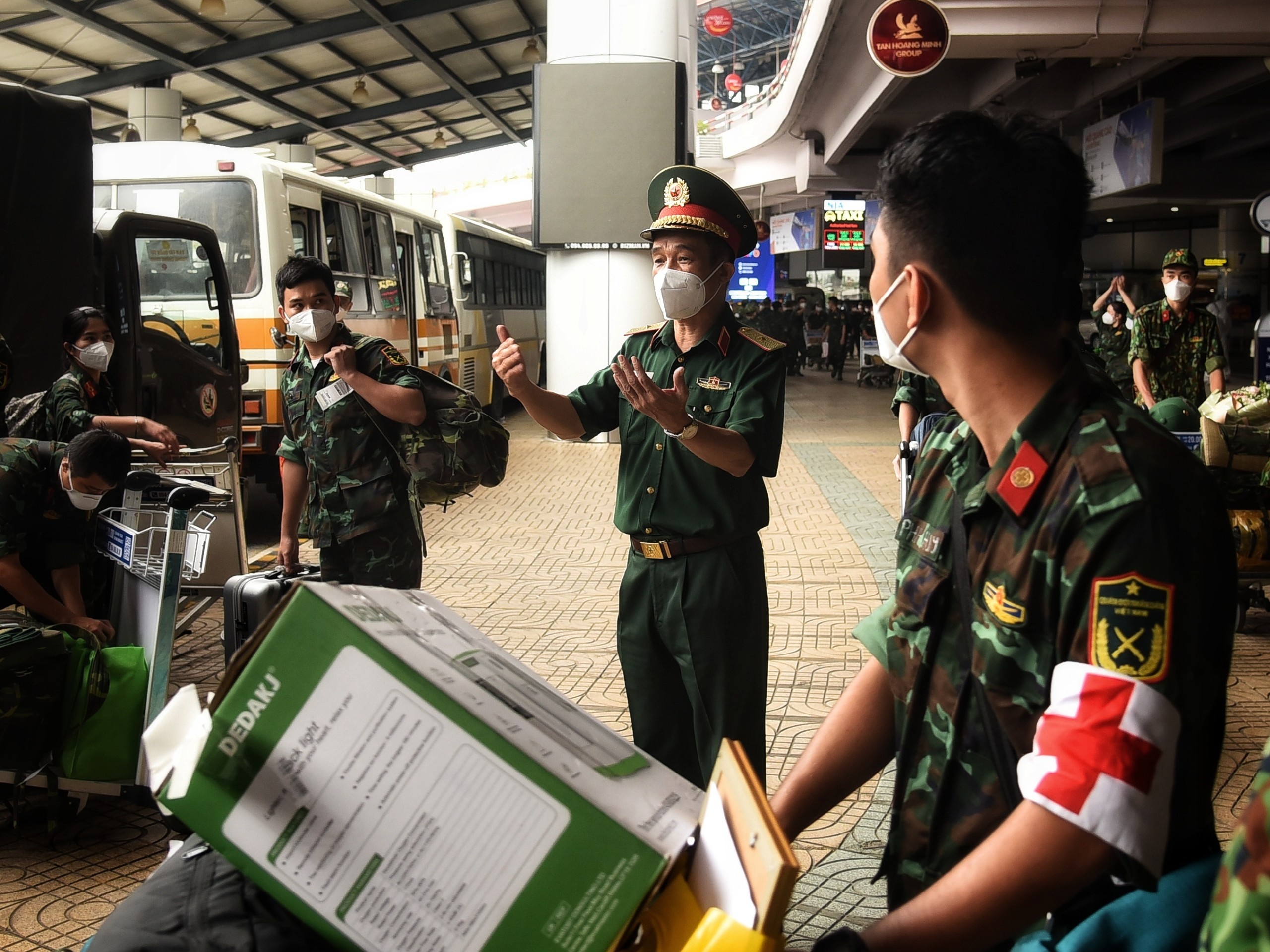 Bo Quoc phong rut khoi TP.HCM anh 4