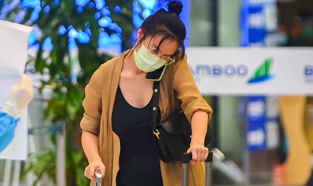 Nang cap PC-Covid, khach bay khong can khai thong tin tren giay hinh anh