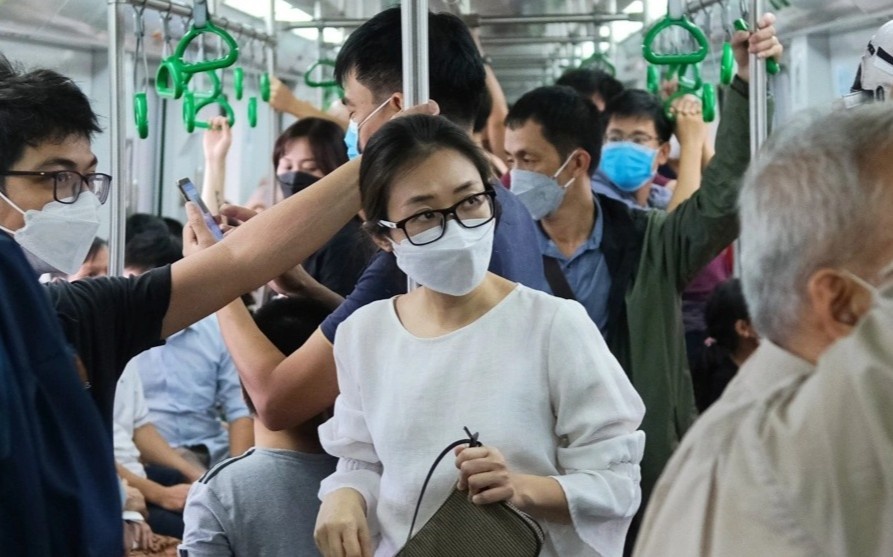 Tau Cat Linh - Ha Dong don hon 25.000 khach trong ngay dau hinh anh